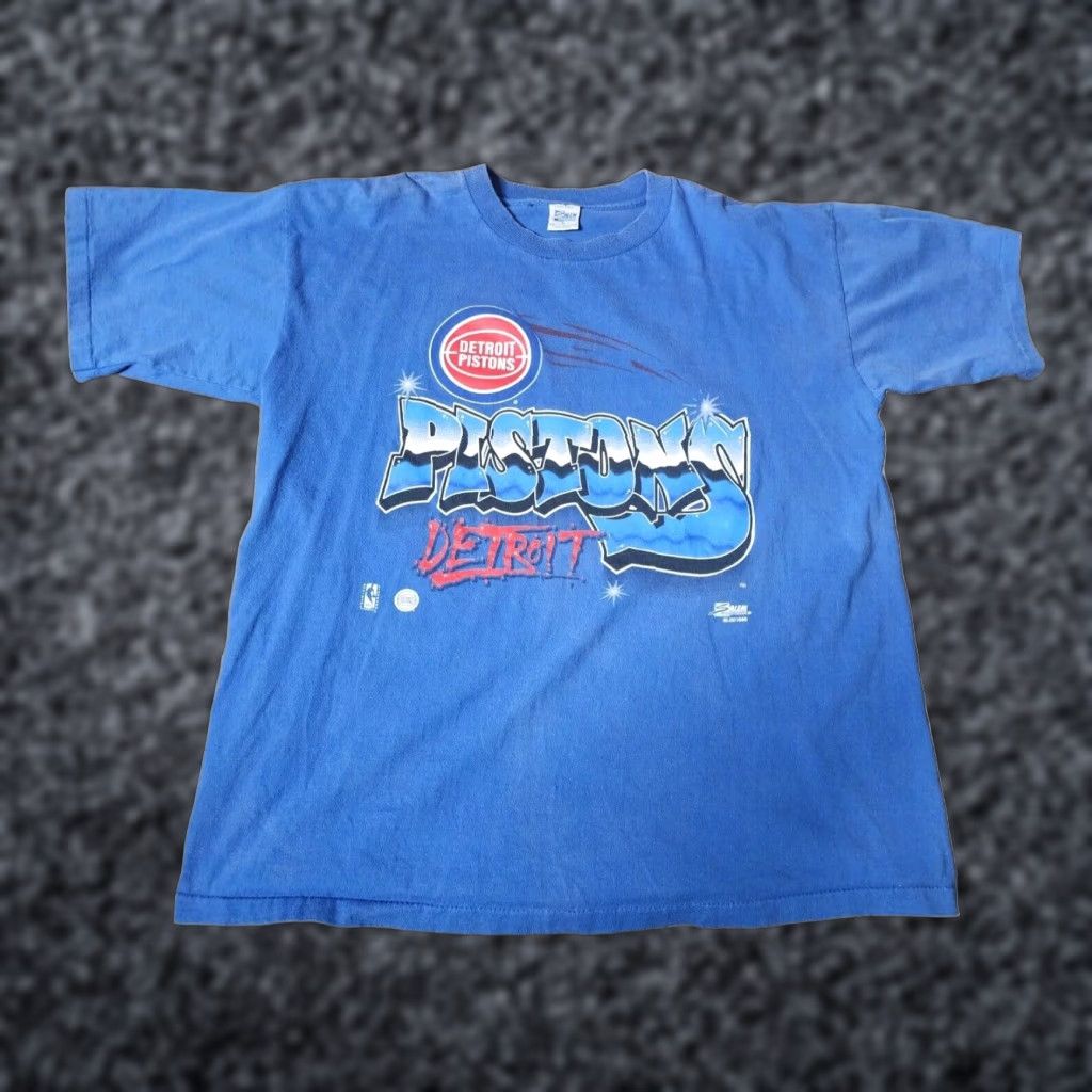 Salem Sportswear VINTAGE 90s Salem Sportswear Detroit Pistons Graffiti Blue T Shirt Mens XL Cotton Size US XL / EU 56 / 4 - 1 Thumbnail