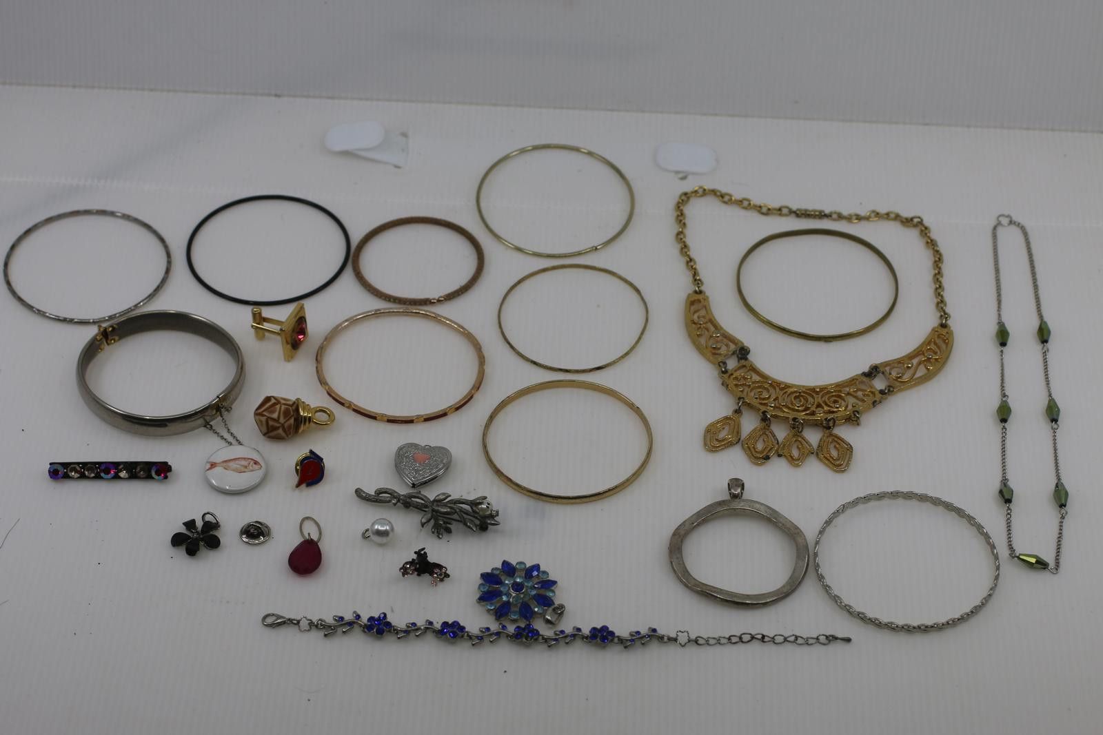 The Unbranded Brand Vintage Jewelry Lot Bracelets, Pendants & Necklace Mixed Size ONE SIZE - 1 Thumbnail