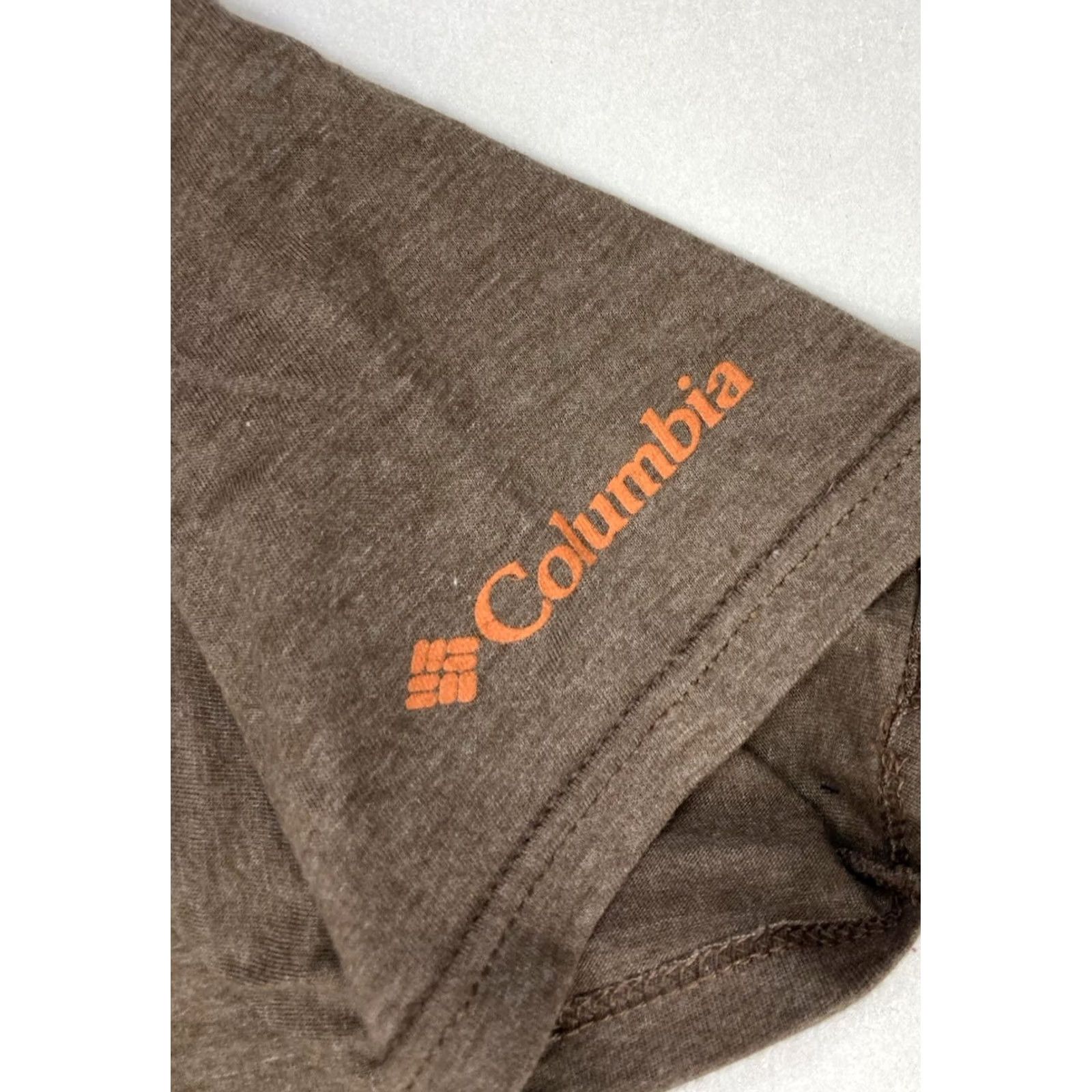 Vintage VINTAGE Columbia Sportswear Outdoor Nature Graphic T-shirt Men Small Brown Heather Size US S / EU 44-46 / 1 - 3 Thumbnail