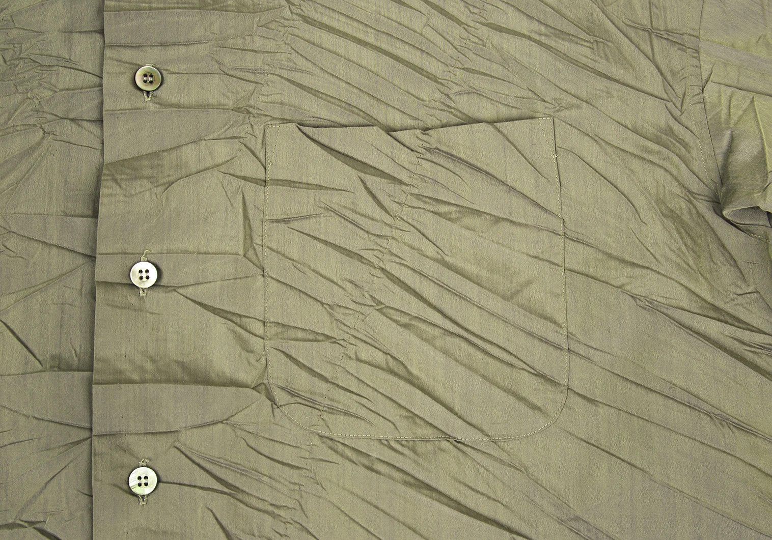 Issey Miyake Polyester Wrinkled Shirt in Khaki, Size XL Size US XL / EU 56 / 4 - 5 Thumbnail
