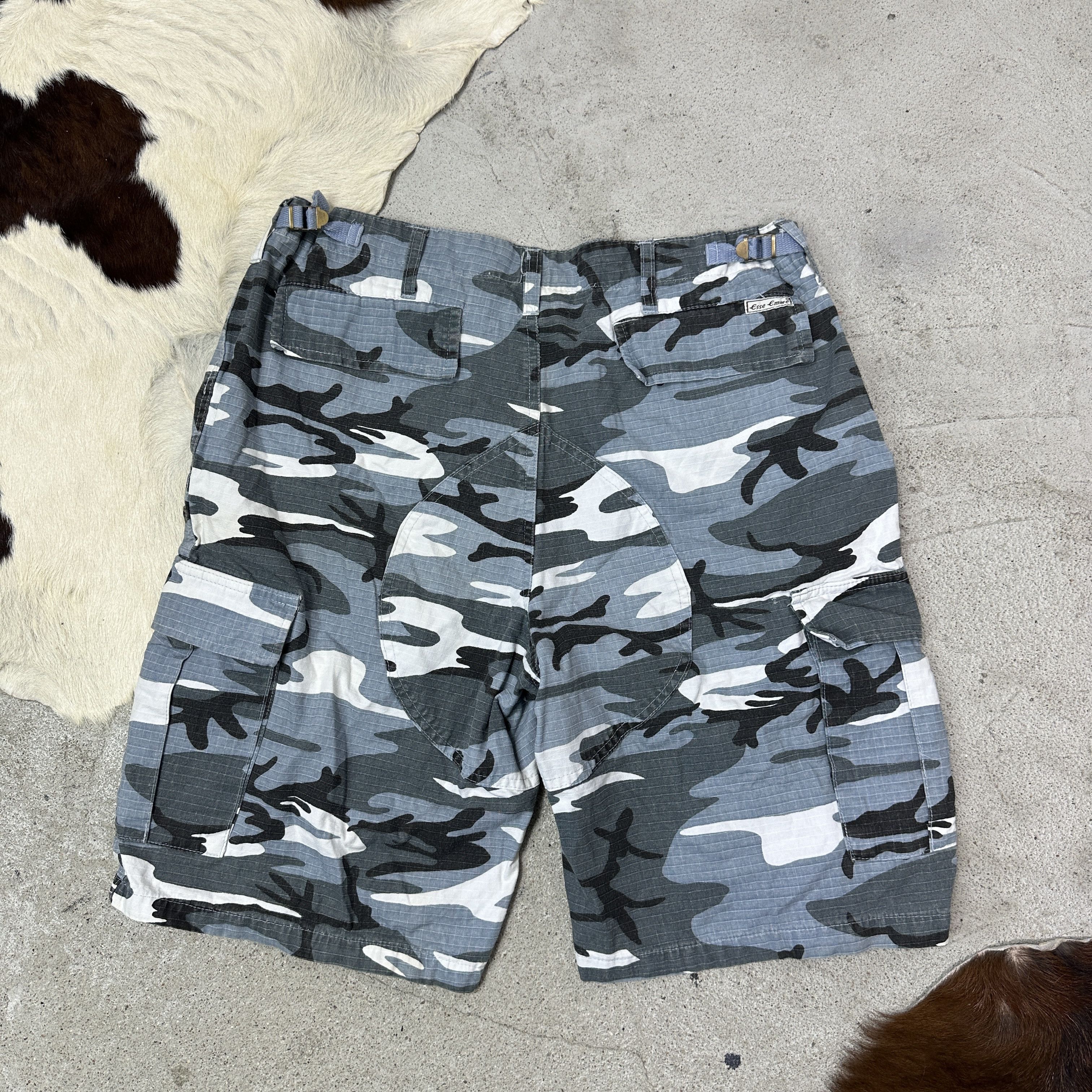 Vintage Vintage Streetwear Sporty Cargo Urban Camo Shorts Y2K Size US 33 - 4 Thumbnail