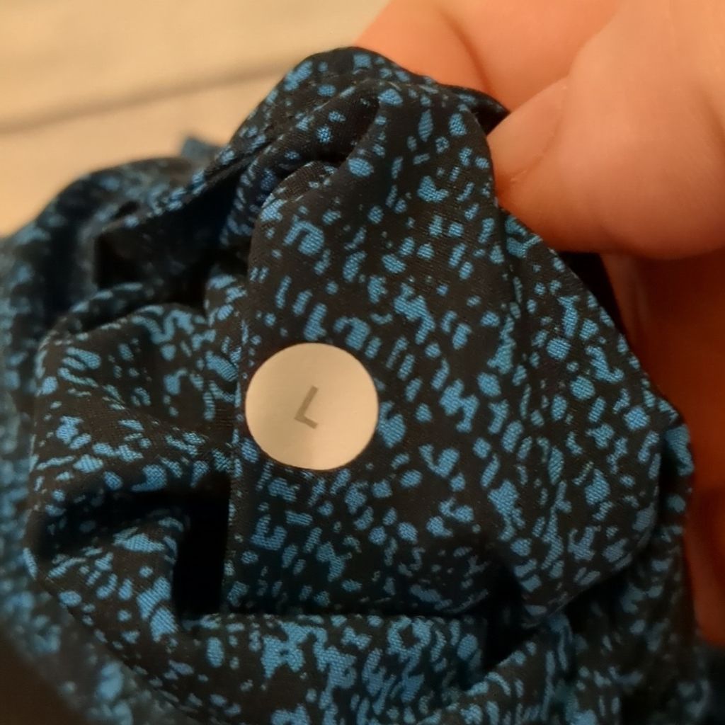 Lululemon Lululemon blue black shorts size large Size US 30 / EU 46 - 6 Thumbnail