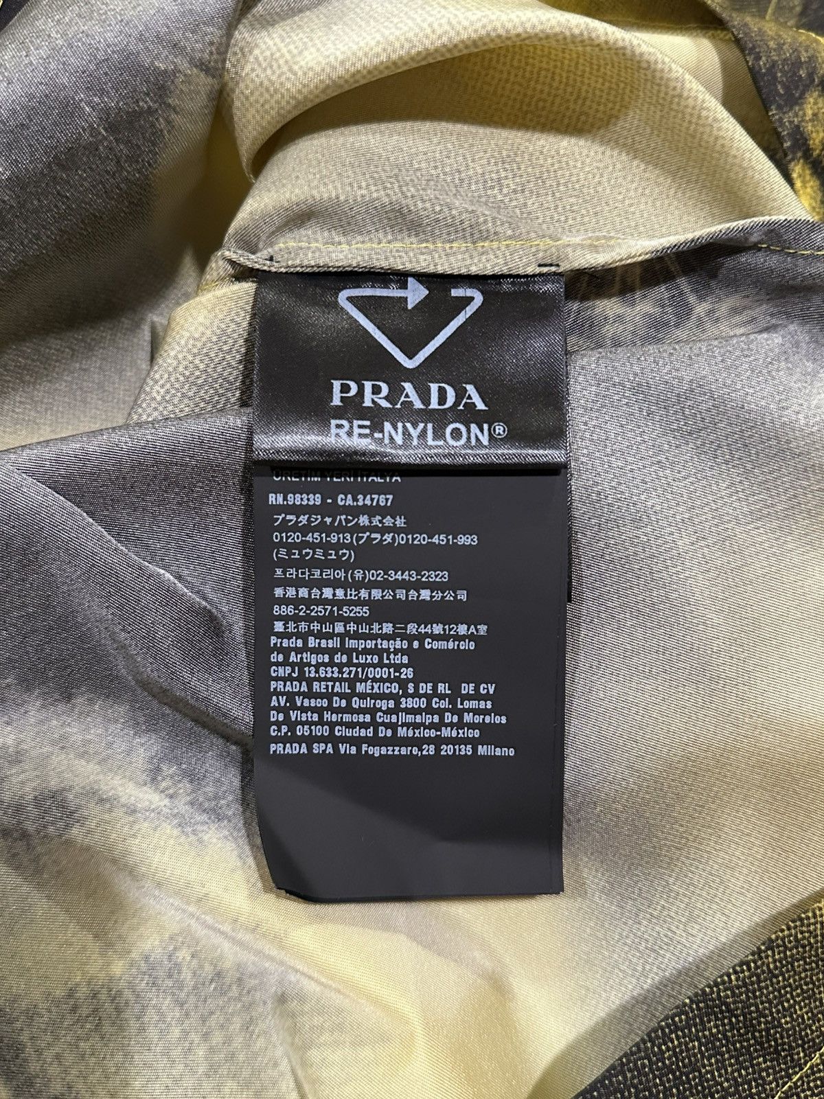 Prada Prada Abstract Fox-Print Yellow Nylon Yellow Bowling Shirt Size US XL / EU 56 / 4 - 12 Thumbnail