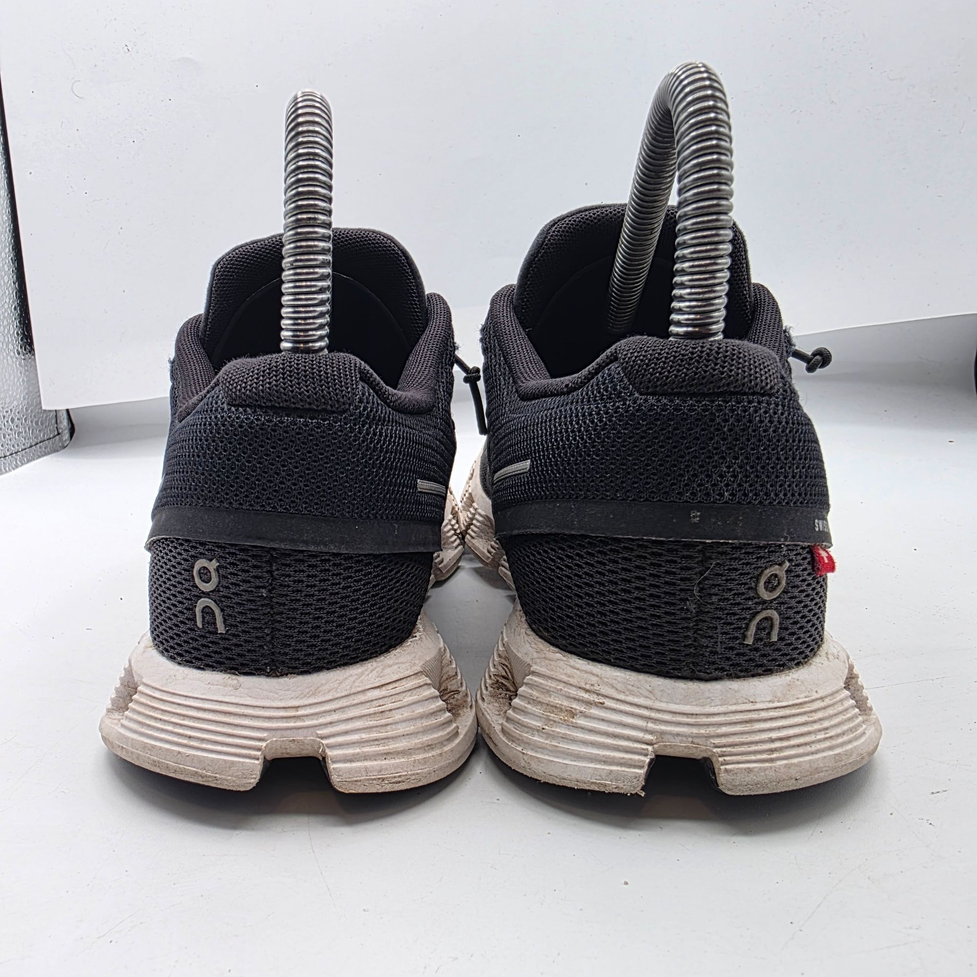 On On Cloud 5 Womens Size 6 Black Athletic Shoes Running Walkin Size US 6 / IT 36 - 5 Thumbnail