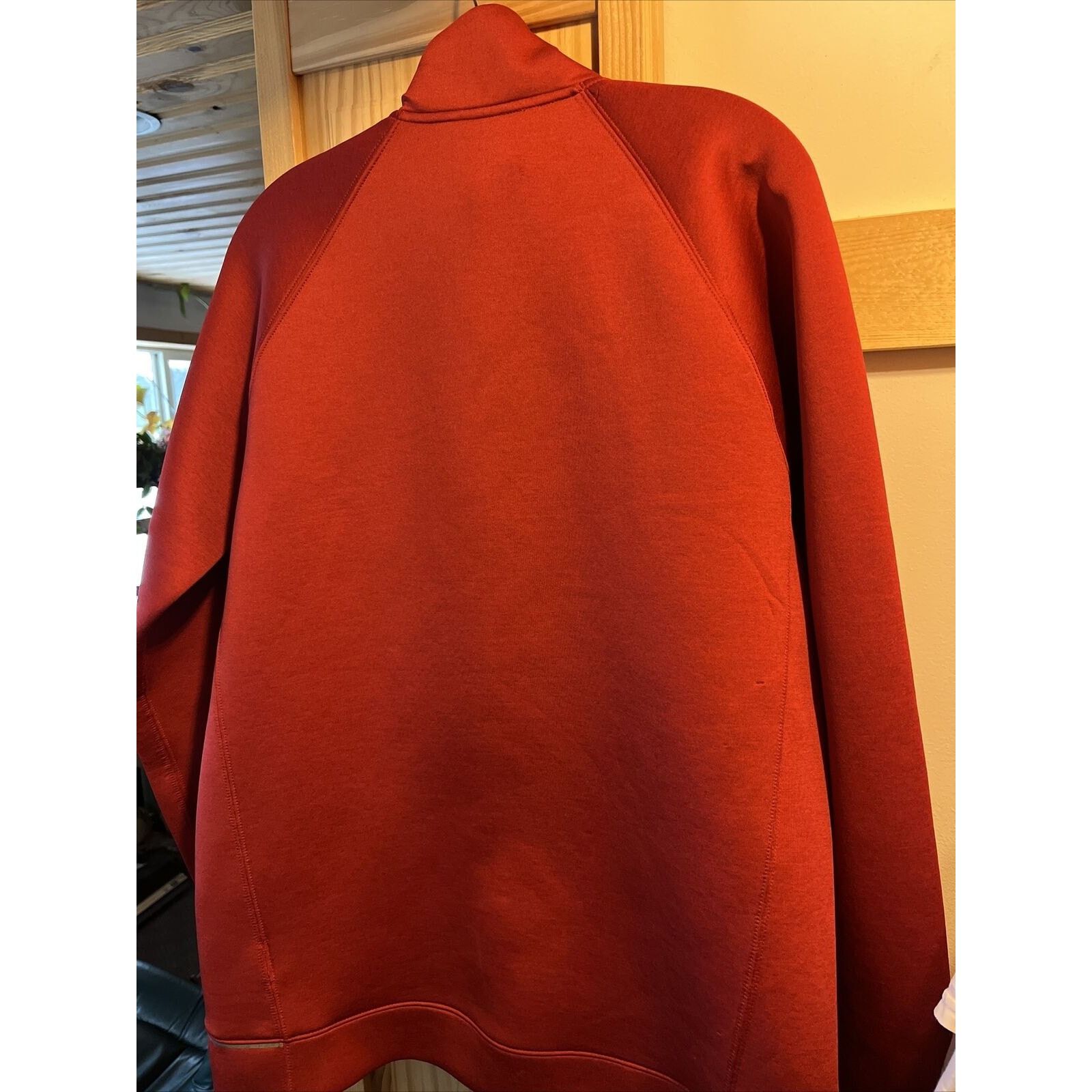 The North Face The North Face Mens L Red Long Sleeve Polyester Blend Jacket Size US L / EU 52-54 / 3 - 11 Thumbnail