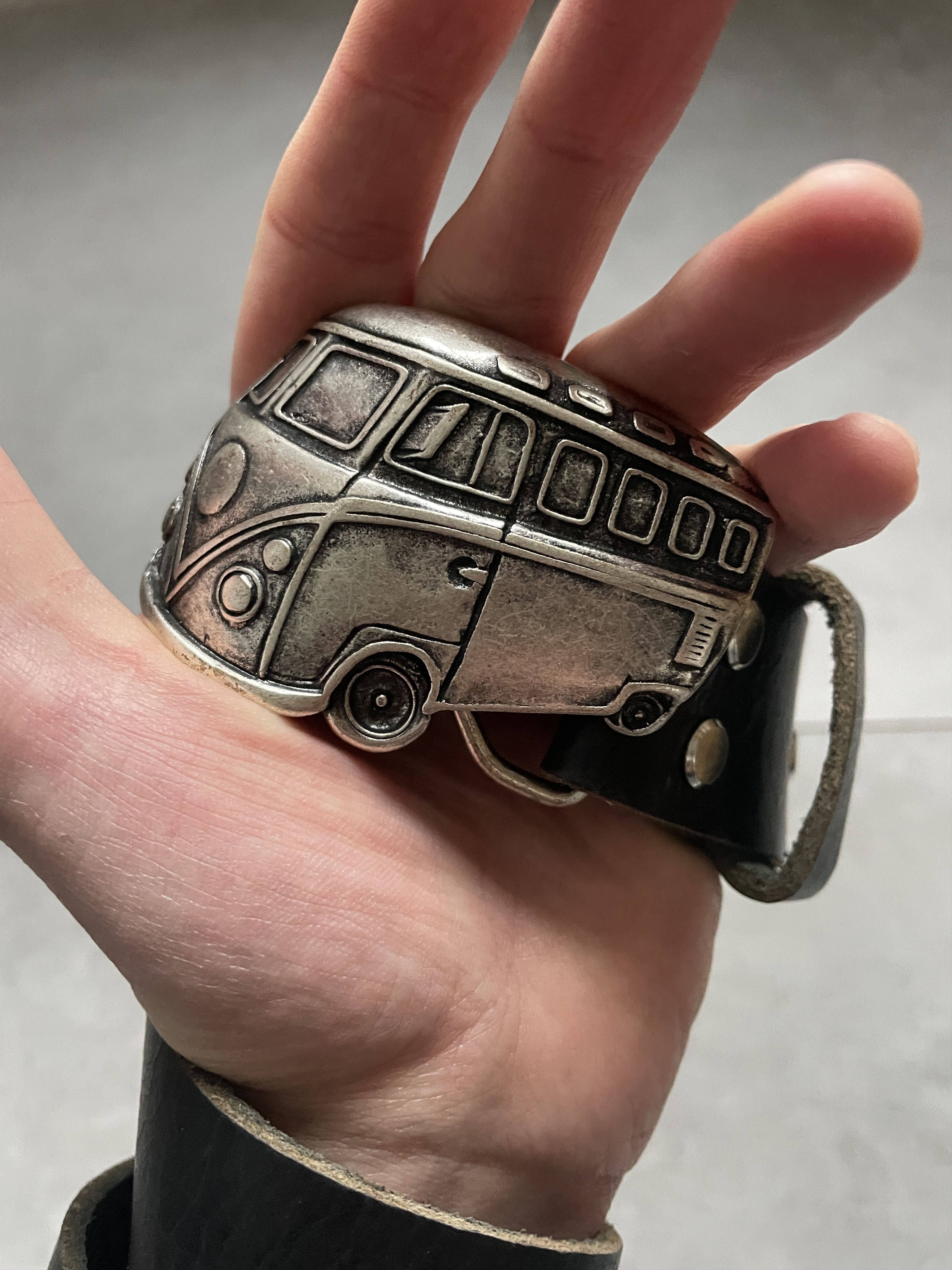 Band Tees × Vintage Y2K VOLKSWAGEN TRANSPORTER HIPPIE BUCKLE LEATHER BELT Size ONE SIZE - 2 Thumbnail