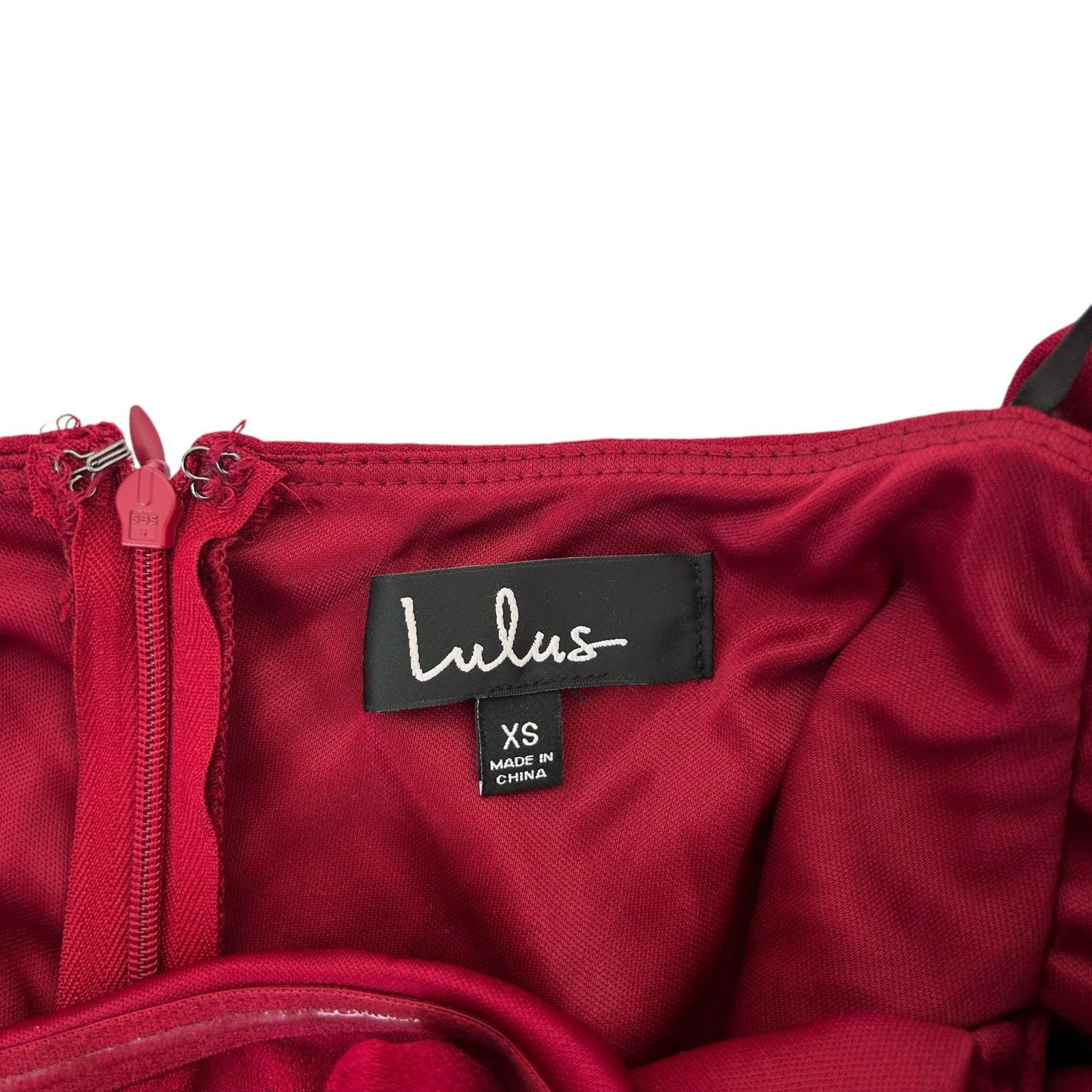 Other Lulus Red Mini Dress Ruffle Shoulder Detail Sz XS Size XS / US 0-2 / IT 36-38 - 2 Thumbnail