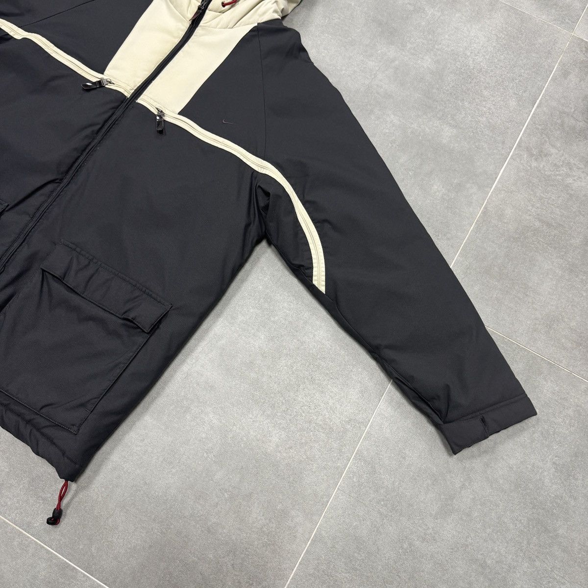 Nike Vintage Nike Nylon Insulated Hooded Jacket 90s Men Size M Size US M / EU 48-50 / 2 - 7 Thumbnail