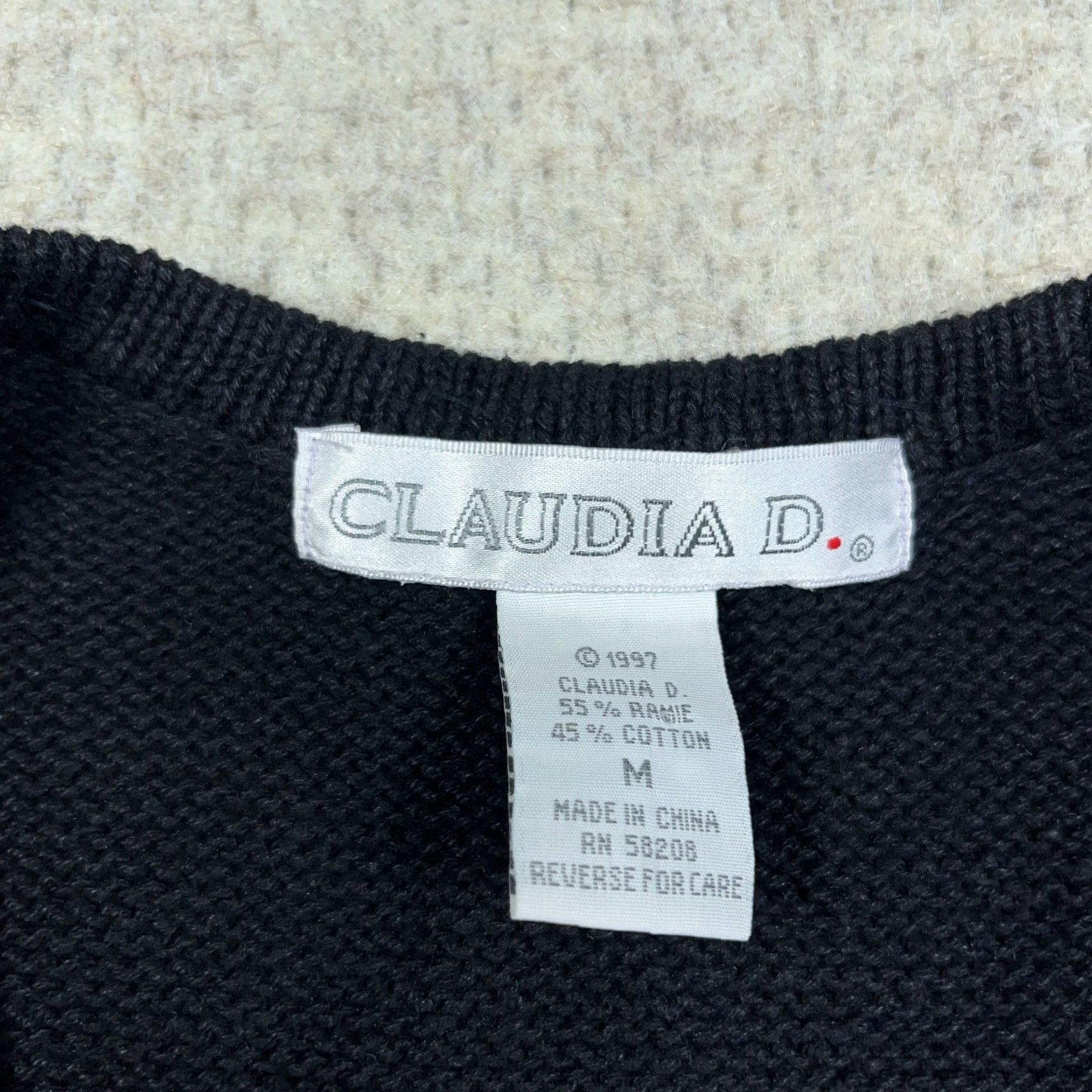 Vintage VINTAGE Claudia D Sweater Vest Women M Black Christmas 90s Beads Embroidered Logo Knit Heavyweight Vest Mens Womens Size M / US 6-8 / IT 42-44 - 7 Thumbnail