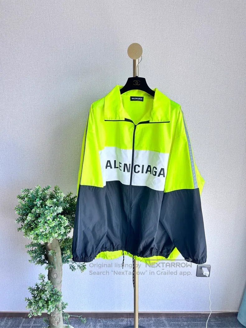 Other Balenciaga size 39 Neon Yellow Jersey Long Sleeve Jacket Size US M / EU 48-50 / 2 - 1 Thumbnail