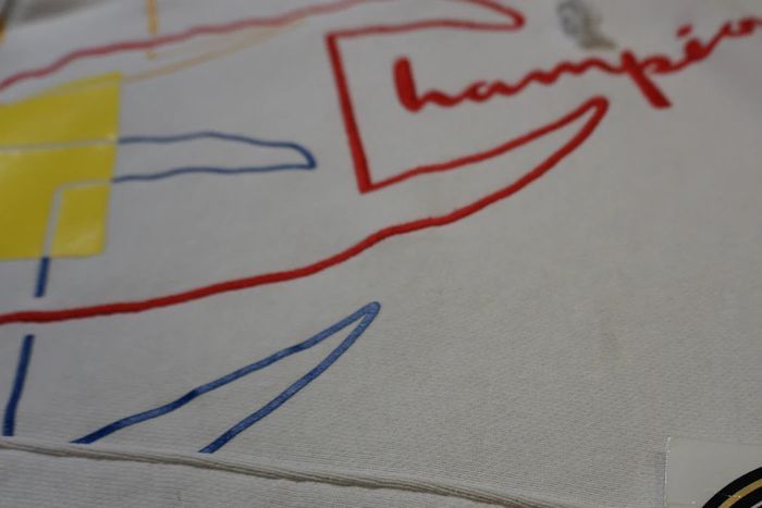 Champion Champion reverse weave graphics big logo white sweater Size US S / EU 44-46 / 1 - 5 Thumbnail