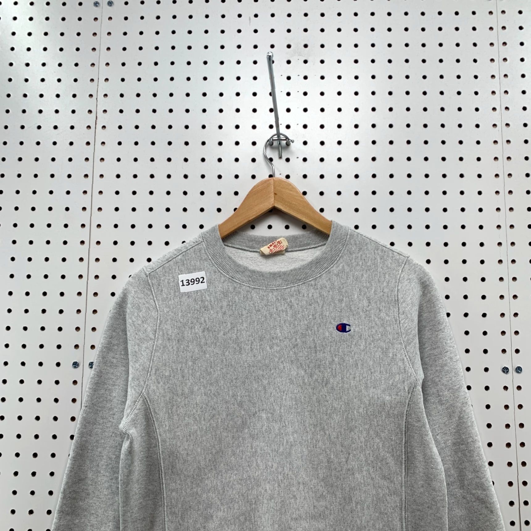 Champion VINTAGE Champion Reverse Weave Sweatshirt Mens Small Gray Pullover Crewneck 70s Retro Gray Sweatshirt Mens Small 70s Retro Logo Size S / US 4 / IT 40 - 2 Thumbnail