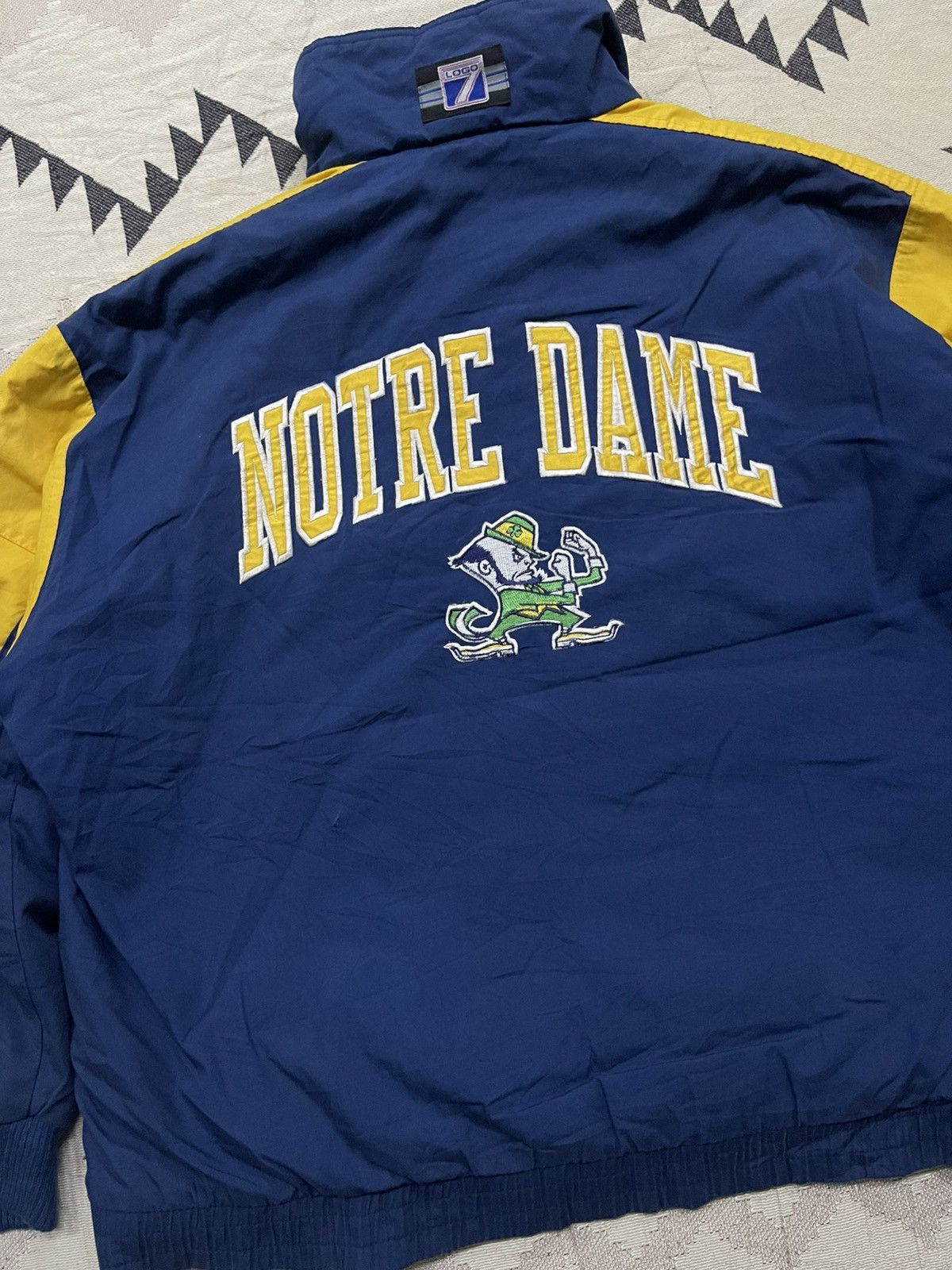 Logo 7 VINTAGE 90s LOGO 7 NOTRE DAME FIGHTING IRISH NFL JACKET Size US L / EU 52-54 / 3 - 19 Thumbnail