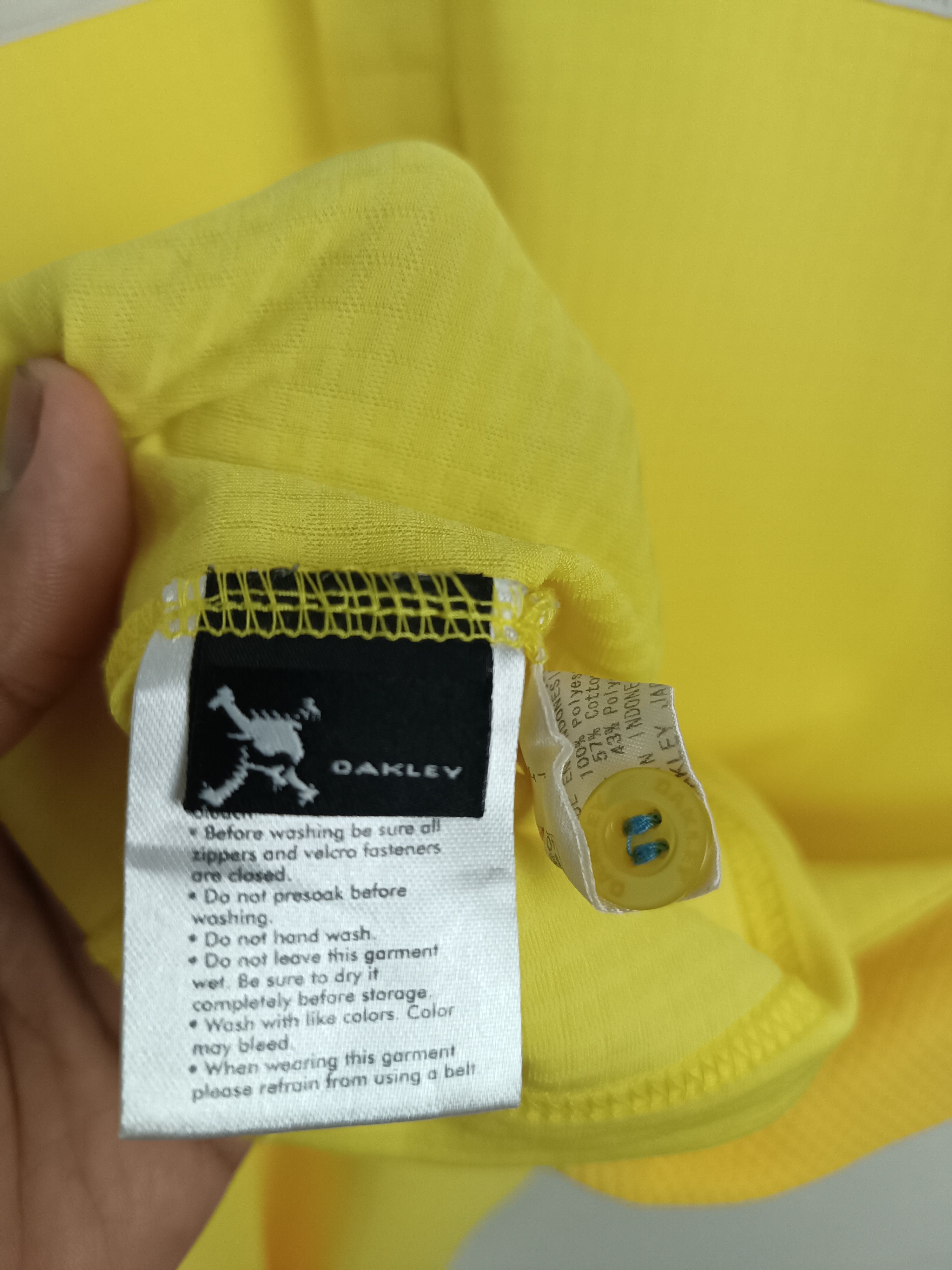 Oakley VINTAGE Y2K OAKLEY POLO GORPCORE TECHWEAR VERY RARE Size US L / EU 52-54 / 3 - 8 Thumbnail