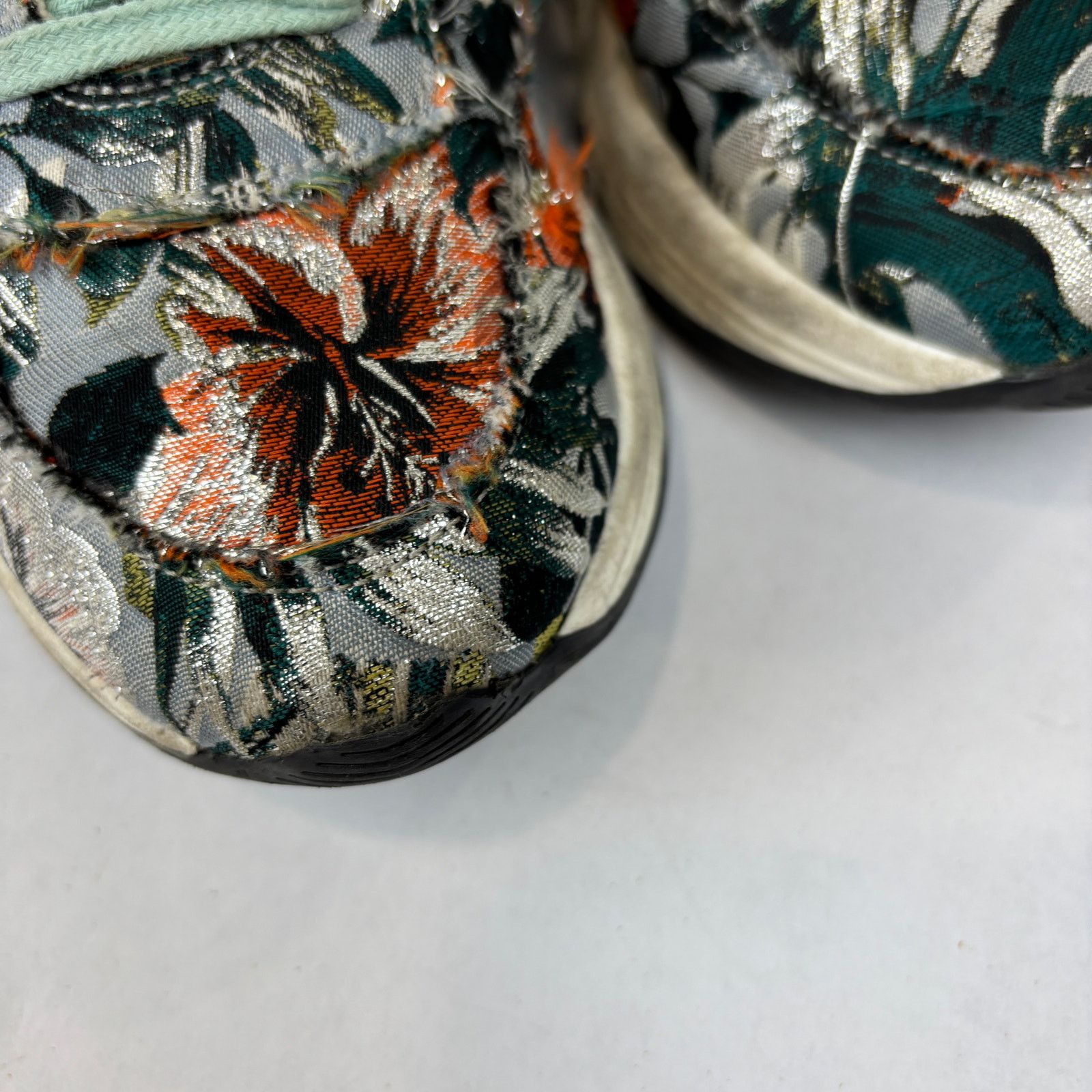 Golden Goose Golden Goose Running Floral Low Top Sneakers Women's 39 / 9 Size US 9 / IT 39 - 13 Thumbnail