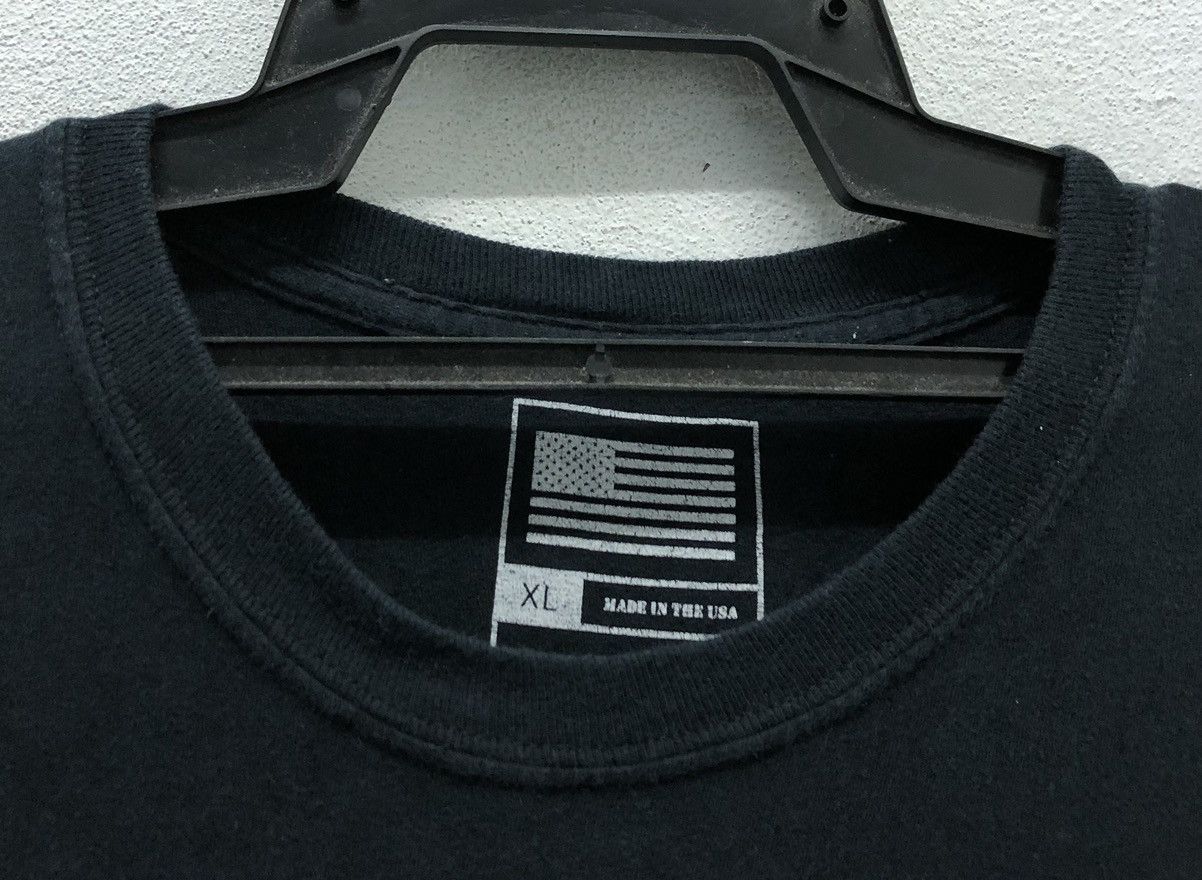 Vintage Vintage Punisher Skull American Flag Made In The Usa T-Shirt Size US XL / EU 56 / 4 - 4 Thumbnail