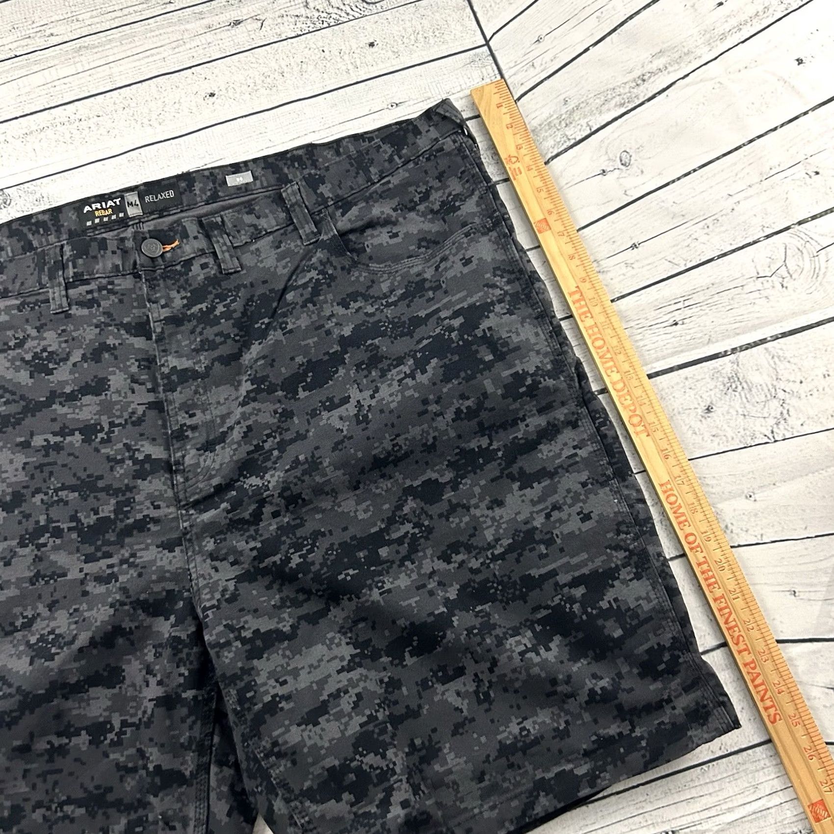 Ariat Ariat Relaxed 50 Black Gray M4 Utility Camo Print Shorts Men Cargo Size US 34 / EU 50 - 4 Thumbnail