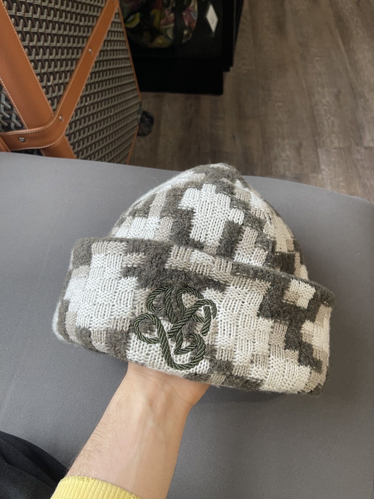 Louis. Vuitton. CRUSH Pearls Light Gray Beanie Hat Louis Vuitton Crush Damoflage Pearls Beanie main image 4