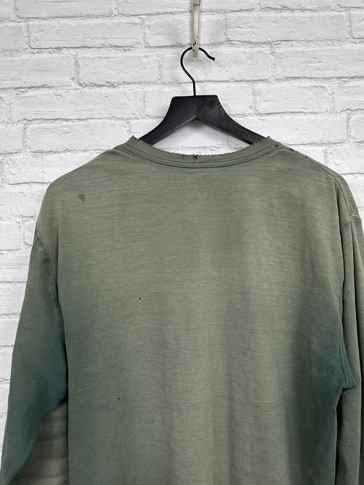 Carhartt (M) BEAUTIFUL FADED THRASHED Carhartt Longsleeve Tee Size US M / EU 48-50 / 2 - 14 Thumbnail