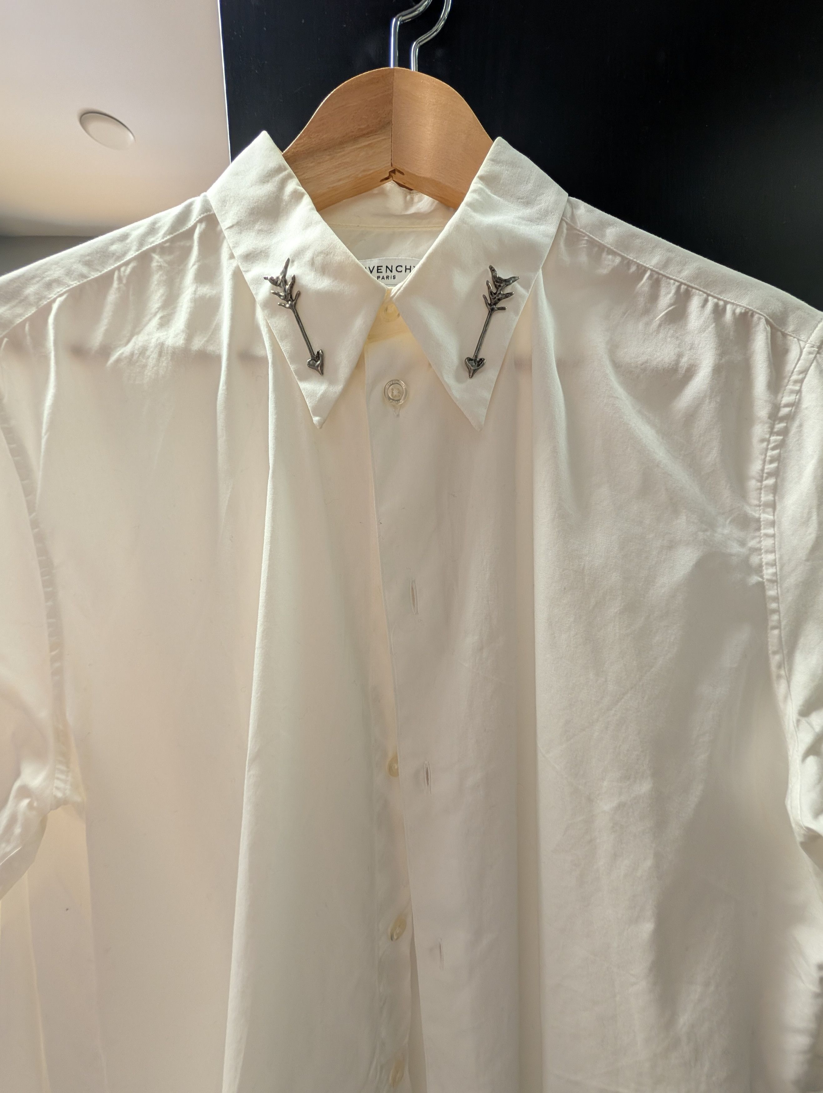 GIVENCHY Heart Arrows Collar