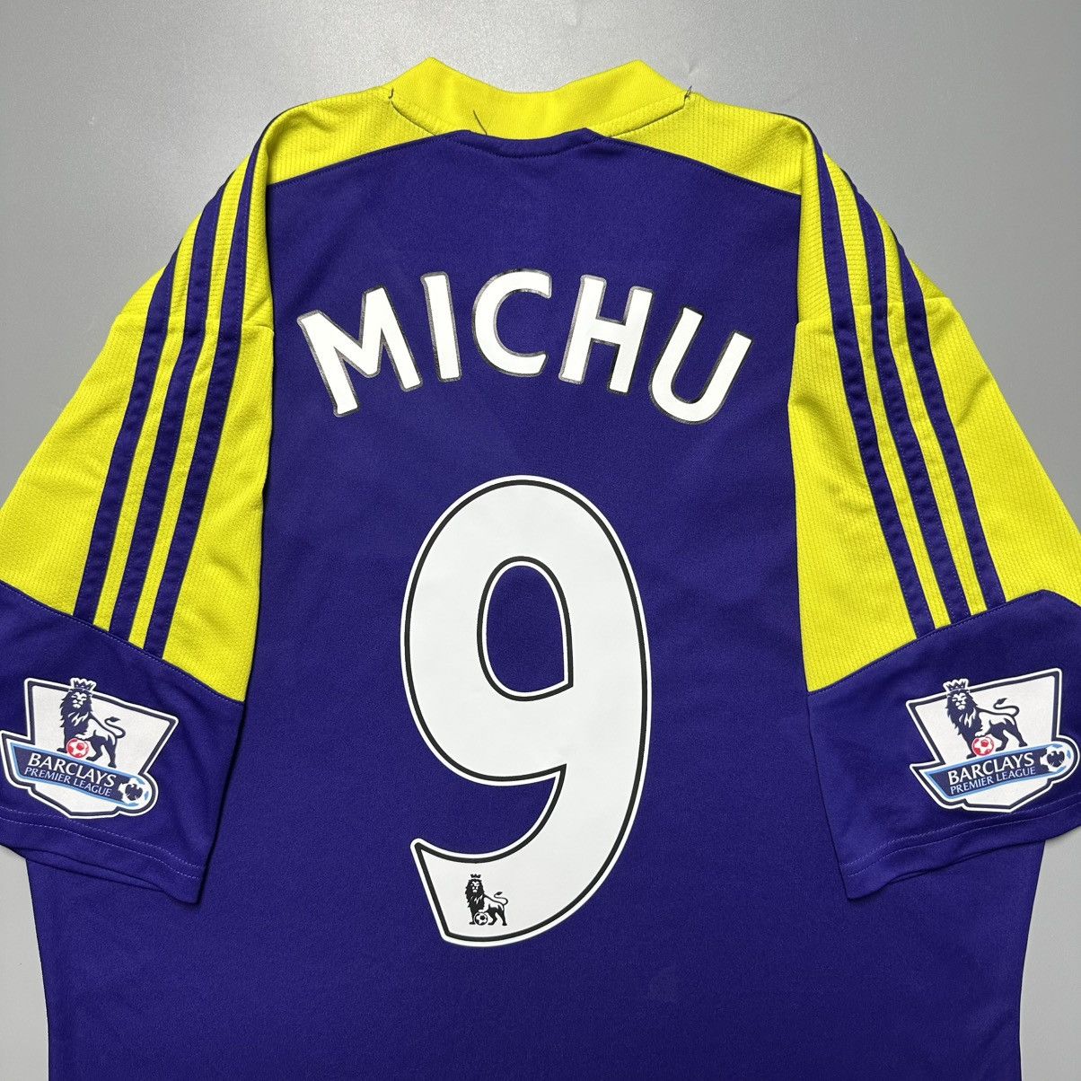 Vintage SWANSEA ADIDAS 2013/2014 FOOTBALL AWAY JERSEY #9 MICHU Size US L / EU 52-54 / 3 - 14 Thumbnail