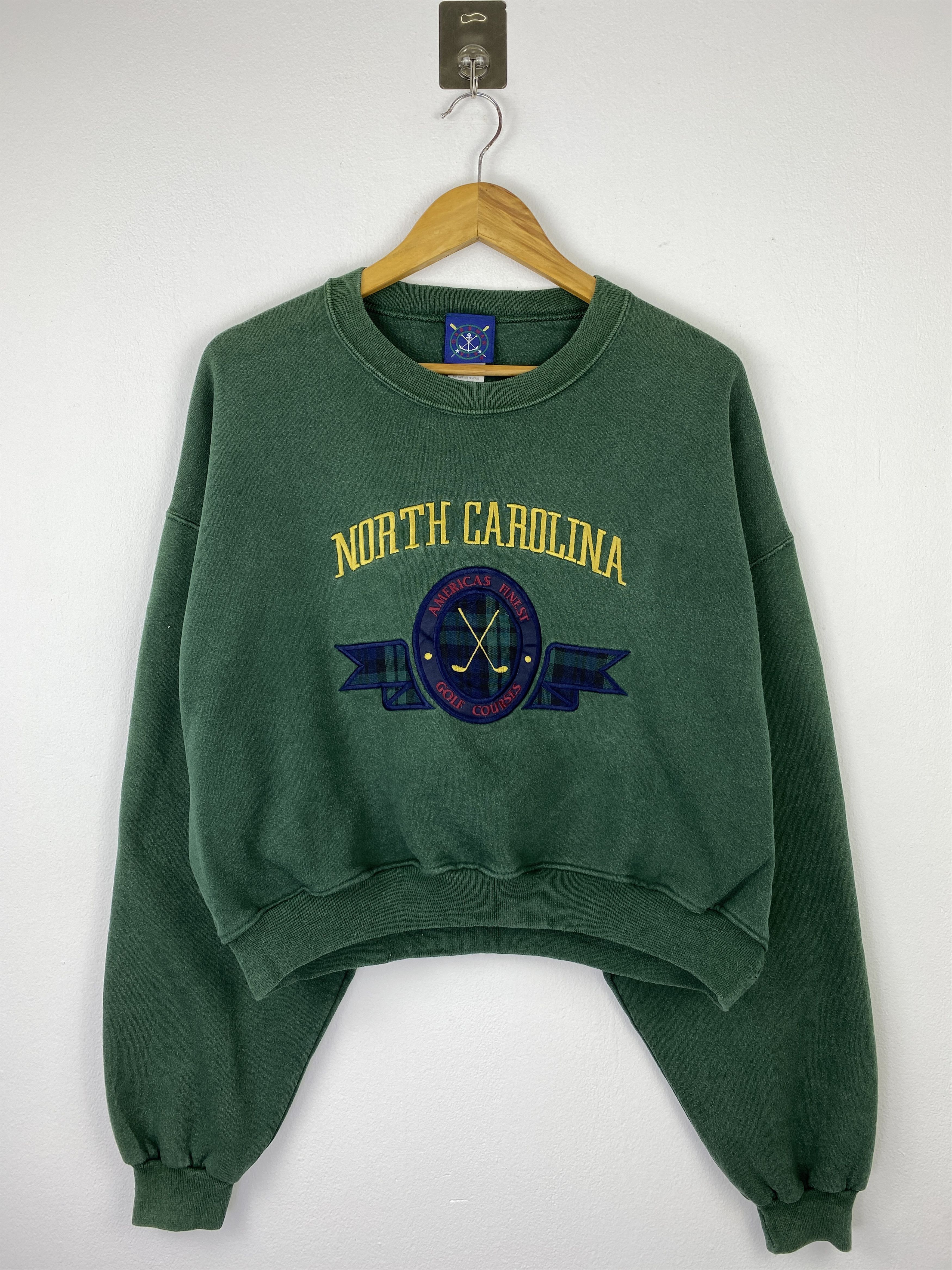 Vintage Vintage Oarsman North Carolina Golf Cropped SweatshirtBP0053 Size XL / US 12-14 / IT 48-50 - 1 Thumbnail