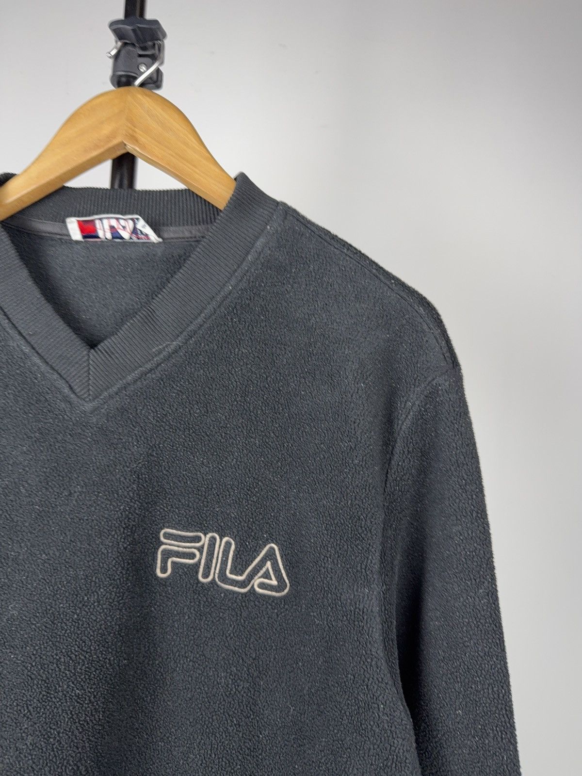 Fila 00s Vintage FILA V Neck Fleece Sweatshirt Logo Y2K Size L Size US L / EU 52-54 / 3 - 3 Thumbnail