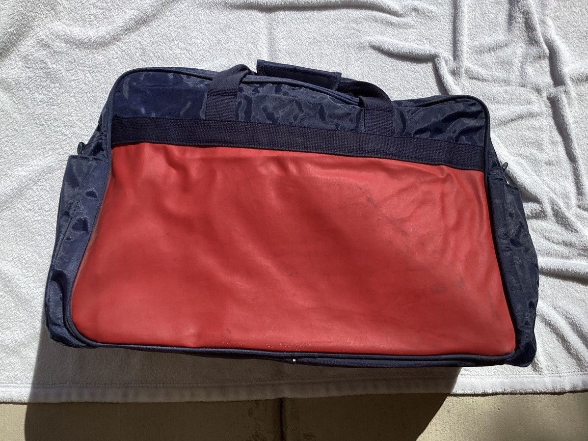 Tommy Hilfiger × Vintage Vintage 90s Tommy Hilfiger larger side duffel/luggage piece Size ONE SIZE - 2 Thumbnail