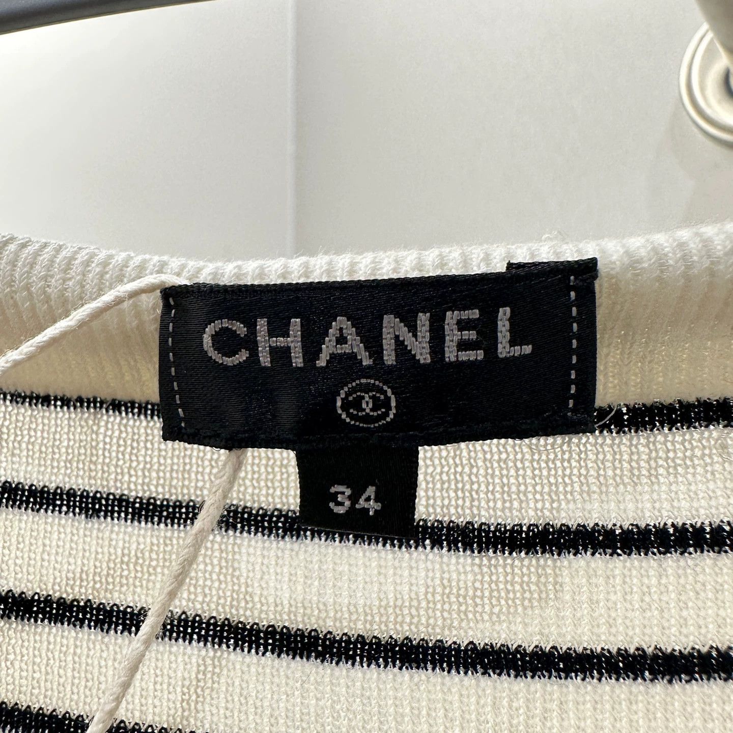 Chanel Chanel Stripe Pearl-Shoulder Buckle Long Sleeve 34 Size XS / US 0-2 / IT 36-38 - 3 Thumbnail