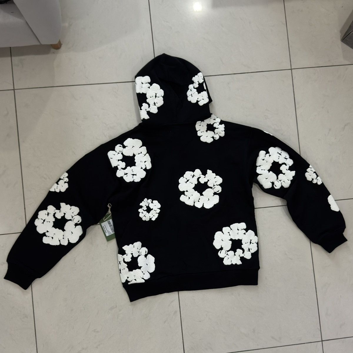 DENIM TEARS The Cotton Wreath Sweatshirt Black Size US M / EU 48-50 / 2 - 5 Thumbnail