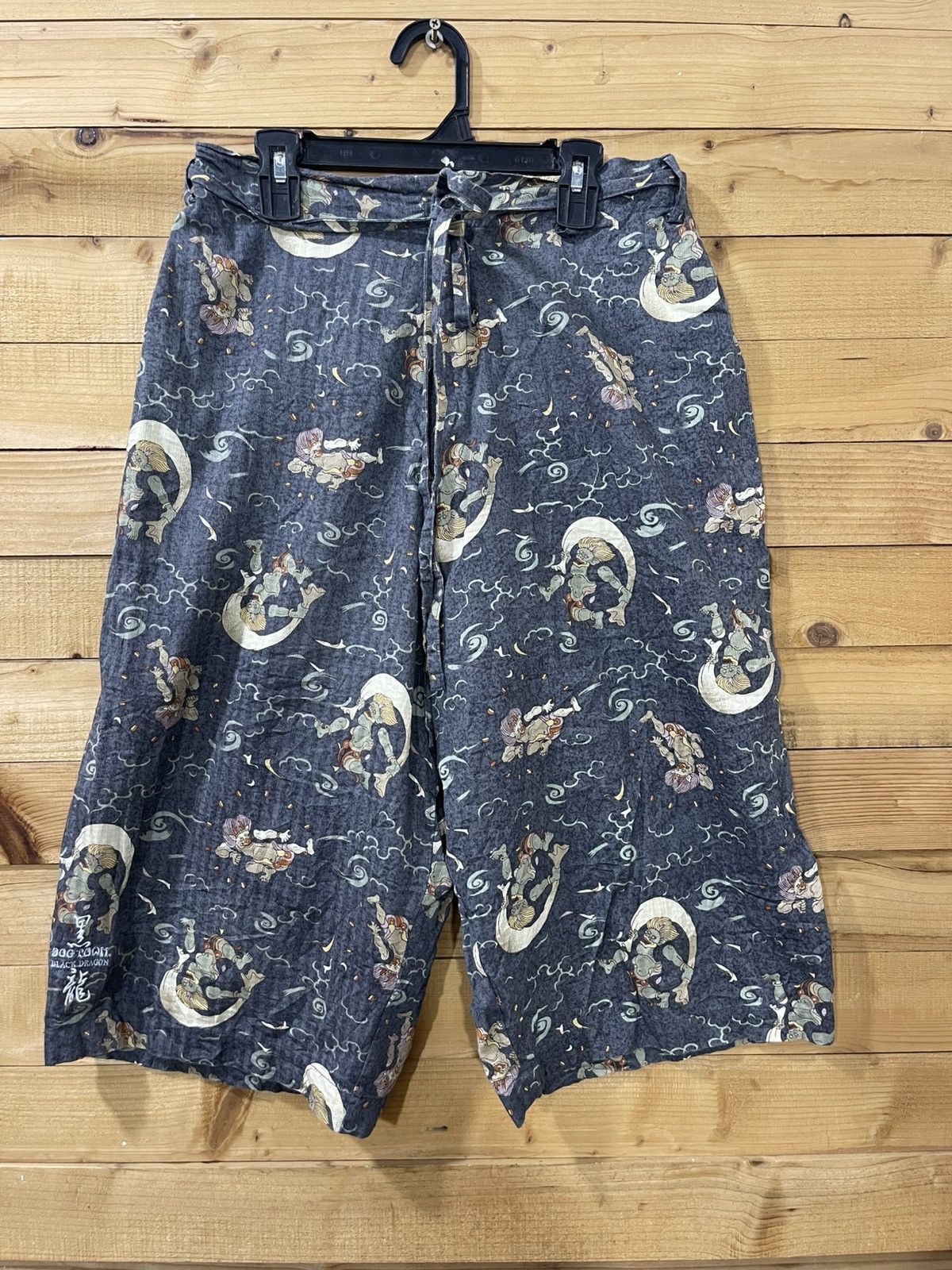 Dogtown Vintage dogtown black dragon short pants Size US 30 / EU 46 - 1 Thumbnail