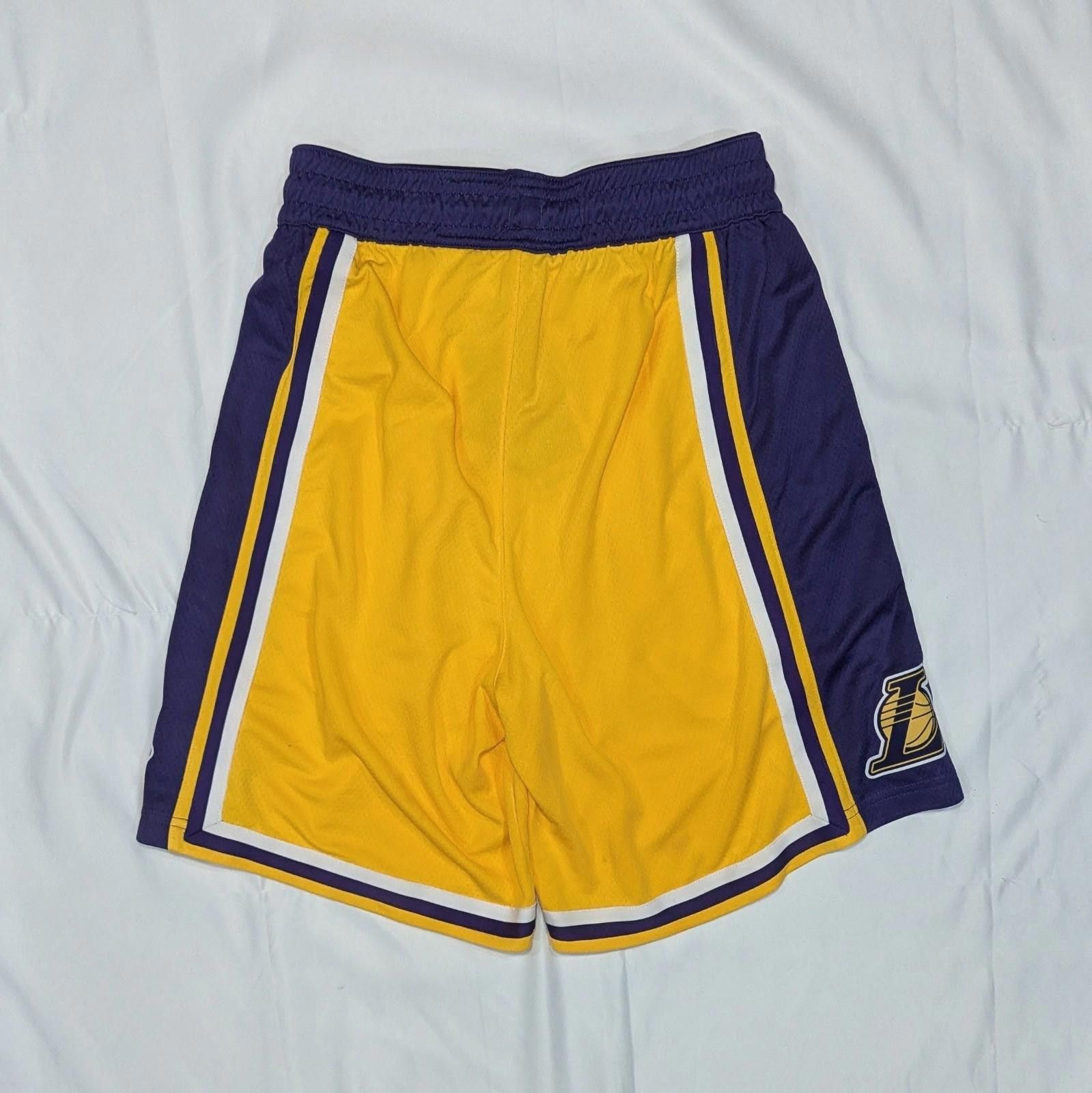 Nike Nike NBA Los Angeles Lakers Swingman Icon Shorts Men’s S NWT Size US 30 / EU 46 - 2 Thumbnail