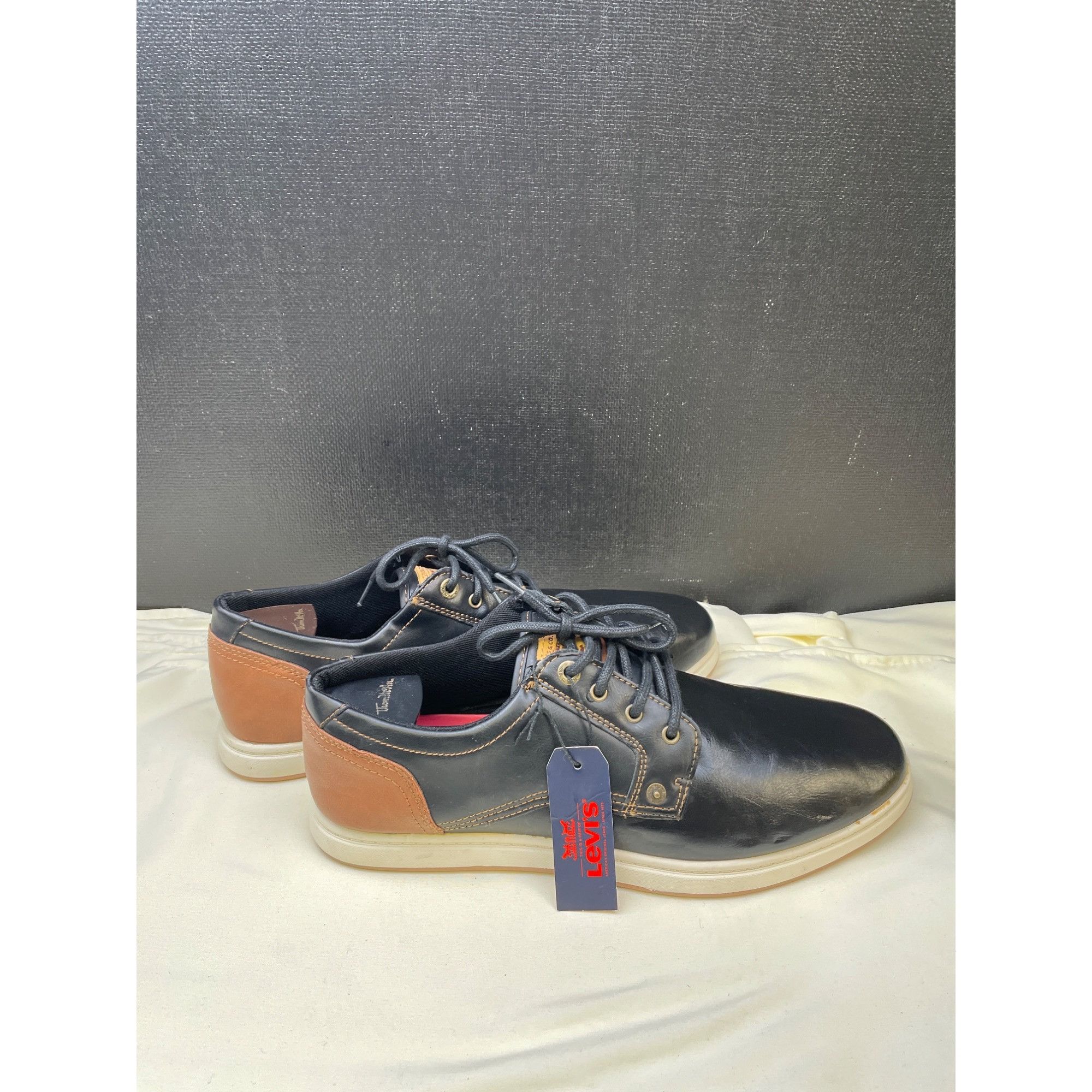 Levi's Levis Mens Black Leather Shoes Oxfords Casual Size 12W SKU 6 Size US 12 / EU 45 - 4 Thumbnail