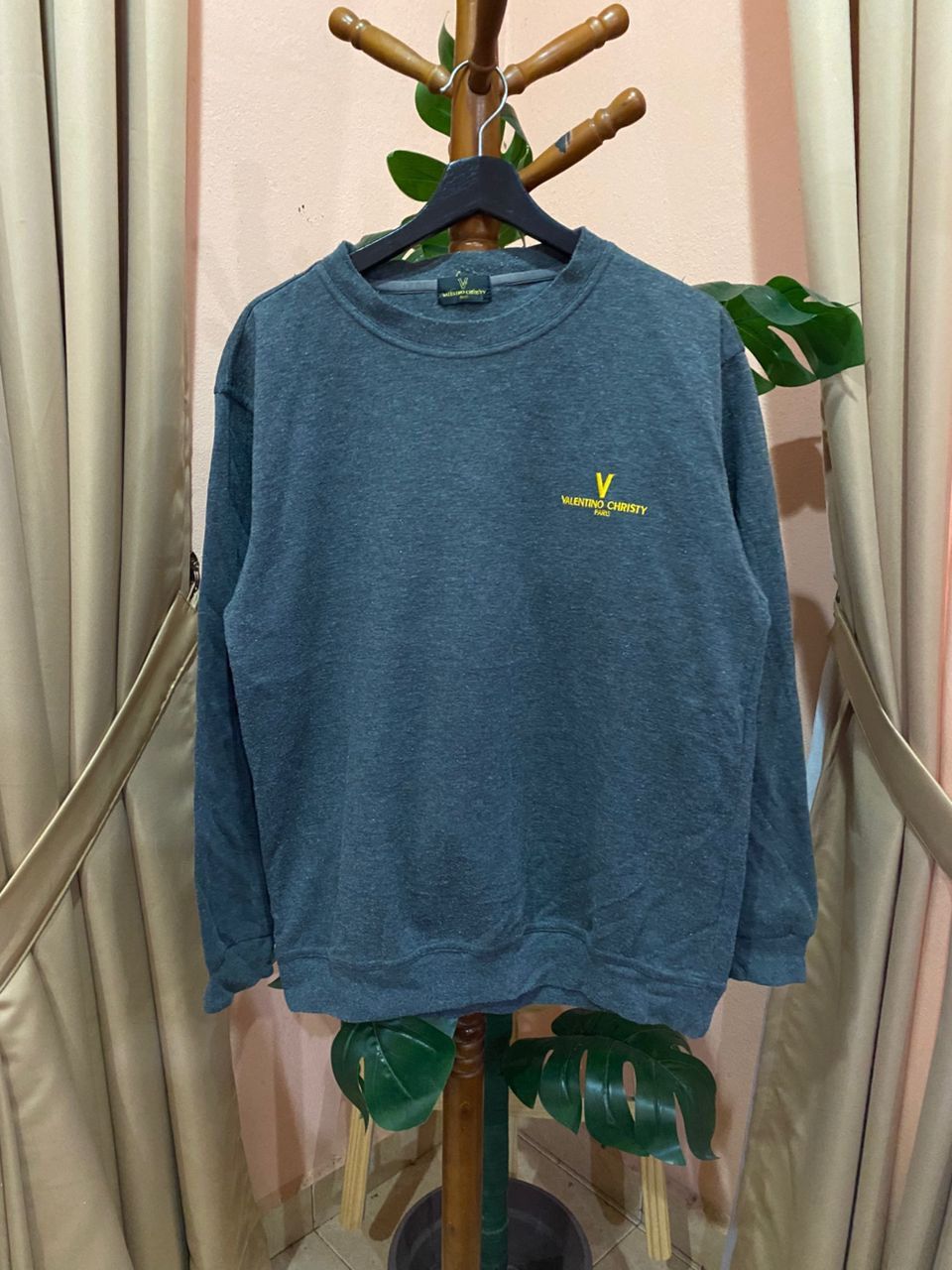 Vintage VINTAGE VALENTINO CHRISTY SWEATSHIRT Size US L / EU 52-54 / 3 - 4 Thumbnail