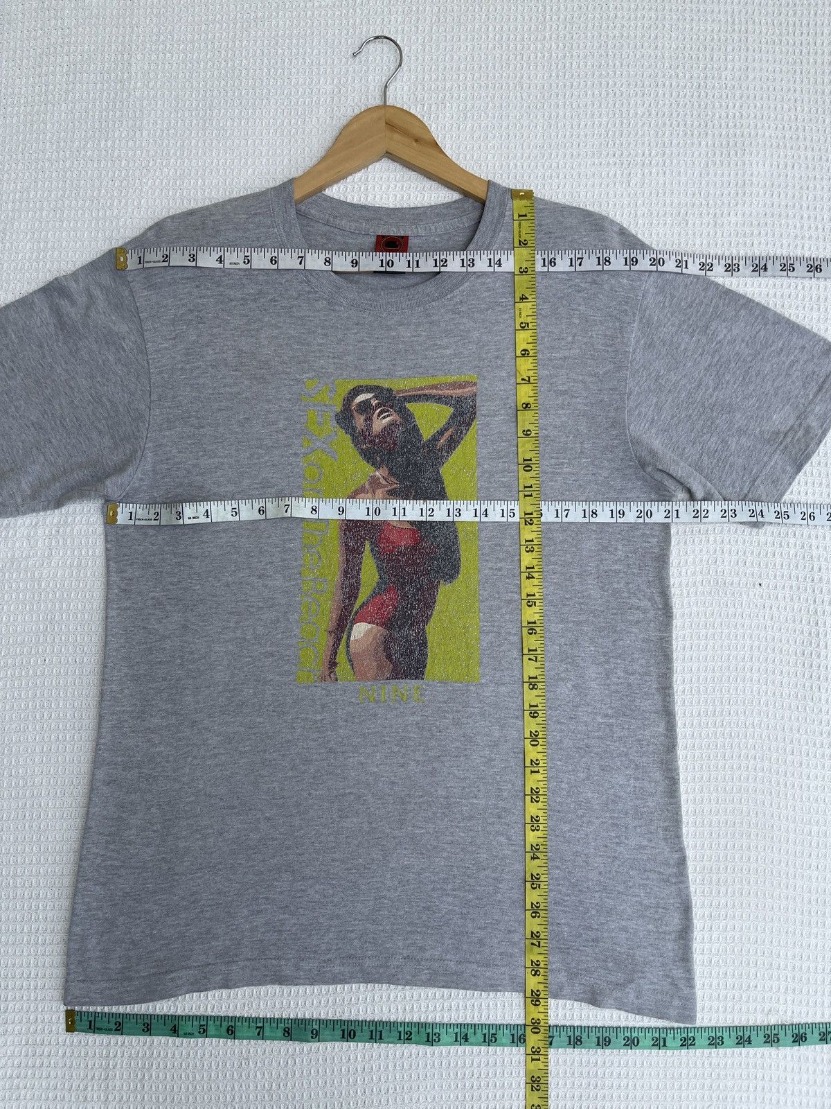 Hot Model Sex 🔥Rare🔥Vtg NRL Nine Rulaz Line Sexy Girl Model Tee Size US L / EU 52-54 / 3 - 10 Thumbnail