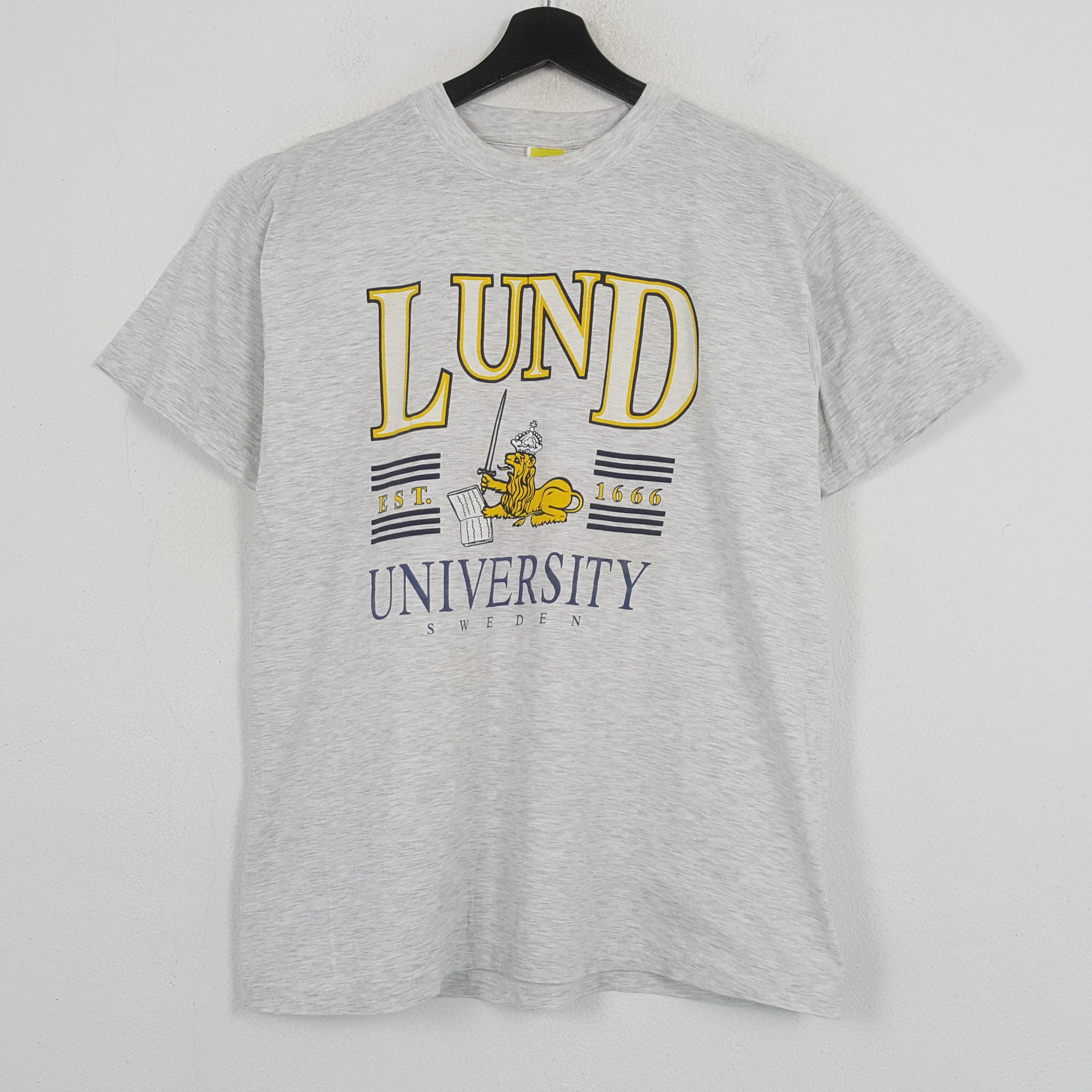 Vintage LUND UNIVERSITY Sweden Tshirt C285N70 Size US M / EU 48-50 / 2 - 1 Thumbnail