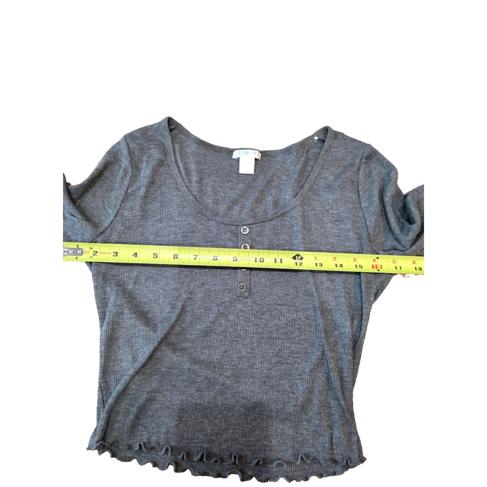 Vintage Bozzolo Henley Crop Top Women's L Gray Ribbed Knit Polyester Long Sleeve Shirt Cropped Casual Size L / US 10 / IT 46 - 4 Thumbnail