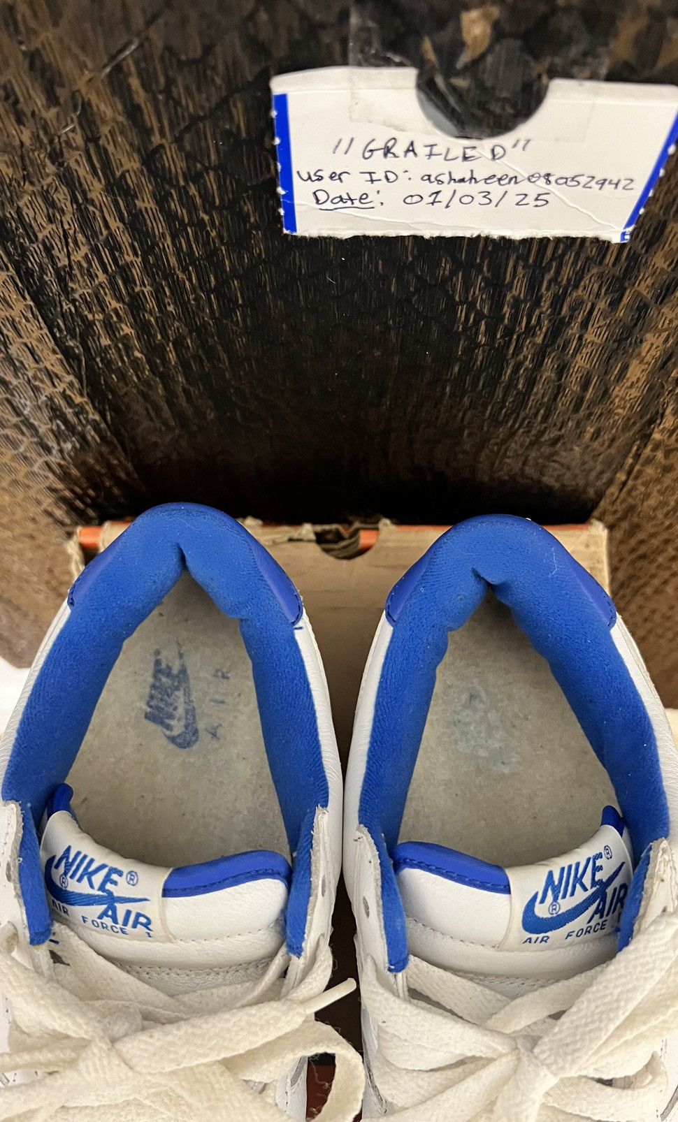 Nike 24hr FLASH SALE* Air Force 1 “2002” VERY RARE OG Size US 9 / EU 42 - 22 Thumbnail