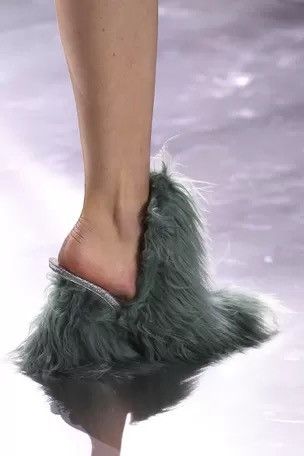 Maison Margiela MAISON MARGIELA Pre-owned Green Faux Fur Mules & Clogs Size US 6 / IT 36 - 11 Thumbnail