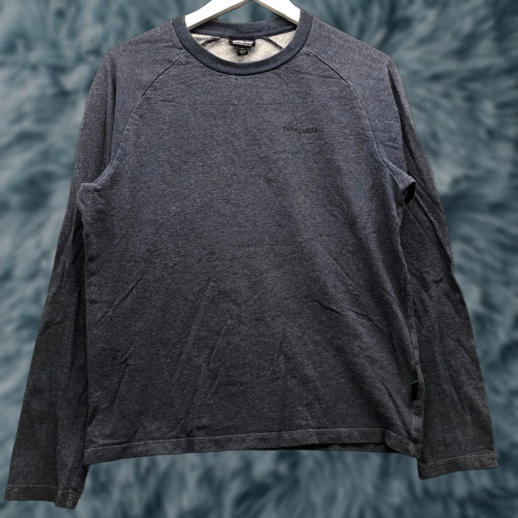 Patagonia Patagonia P-6 Logo Lightweight Crew Sweatshirt Mens S Navy Graphic Print Knit Cotton Blend Regular Fit Crew Neck Long Sleeve Pullover Vintage No Size US S / EU 44-46 / 1 - 1 Thumbnail