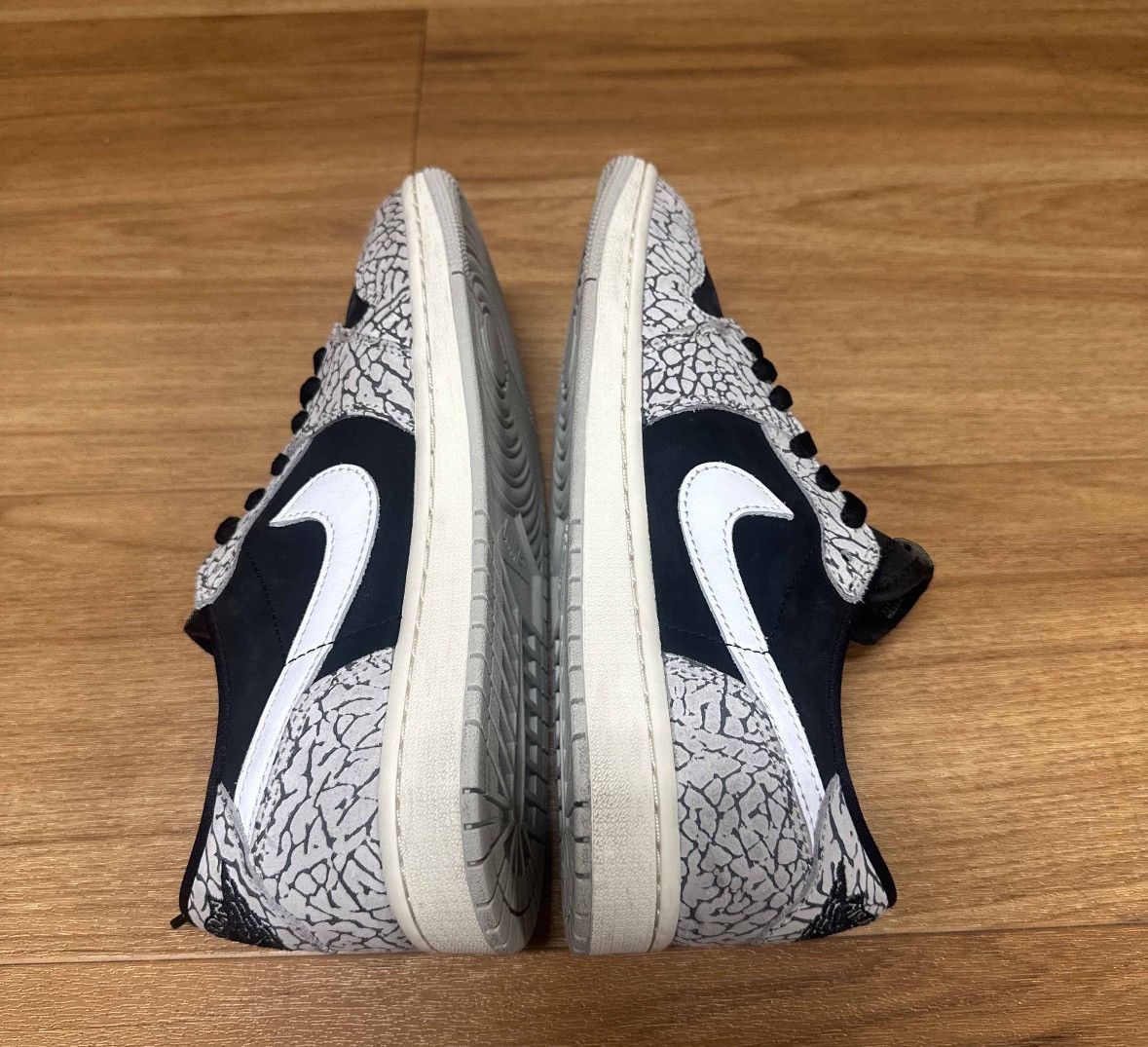 Jordan Brand × Nike Air Jordan 1 Retro OG Low Black Cement Size US 8 / EU 41 - 10 Thumbnail