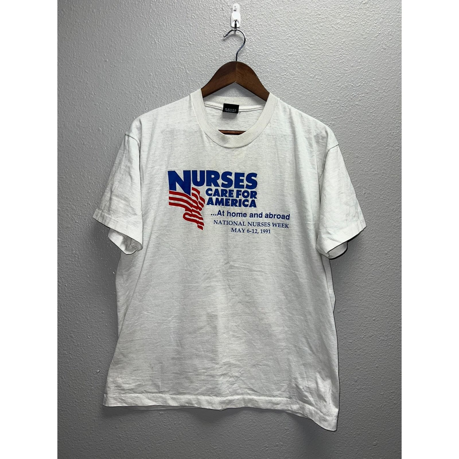 Vintage Vintage Nurse Shirt Nurses America Evans Army Hospital Tee L Size US L / EU 52-54 / 3 - 1 Thumbnail