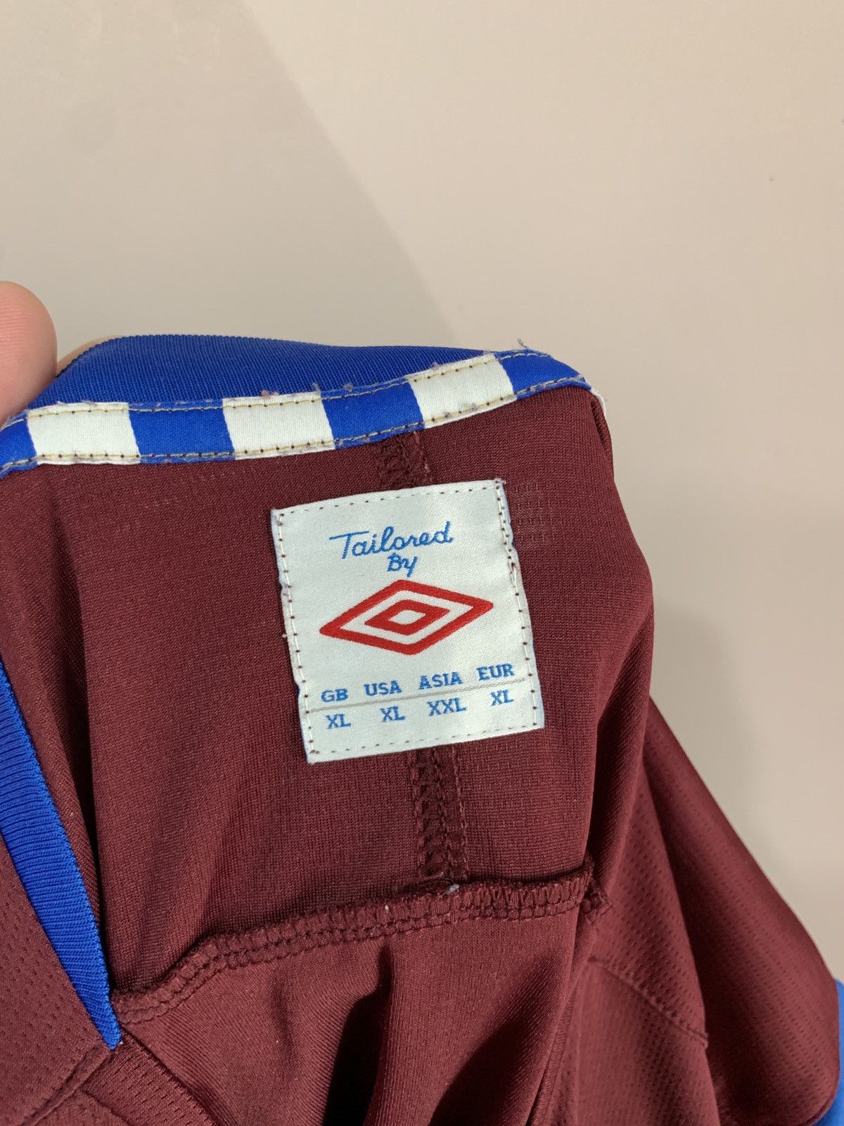 Umbro × Vintage Linfield 2011/12 Football Shirt Umbro Soccer 125 Years Retro Size US XL / EU 56 / 4 - 6 Thumbnail