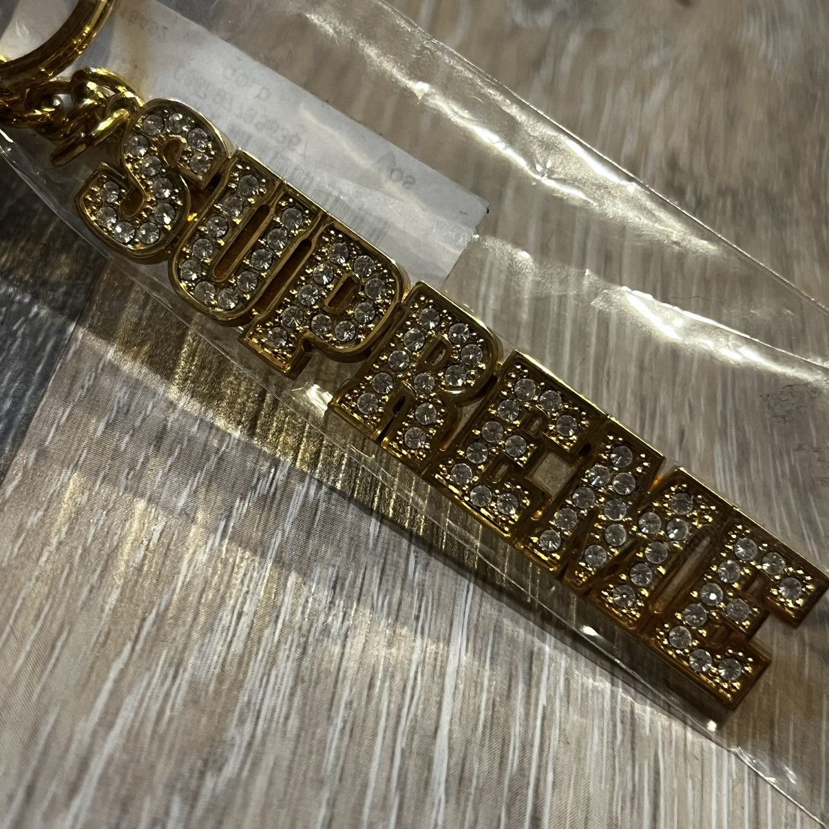 Supreme Supreme Block Logo Keychain Gold Size ONE SIZE - 7 Thumbnail