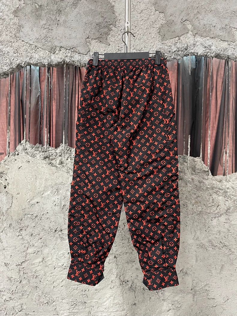Louis Vuitton Louis Vuitton Jogging full of logo pants Size US 34 / EU 50 - 2 Thumbnail