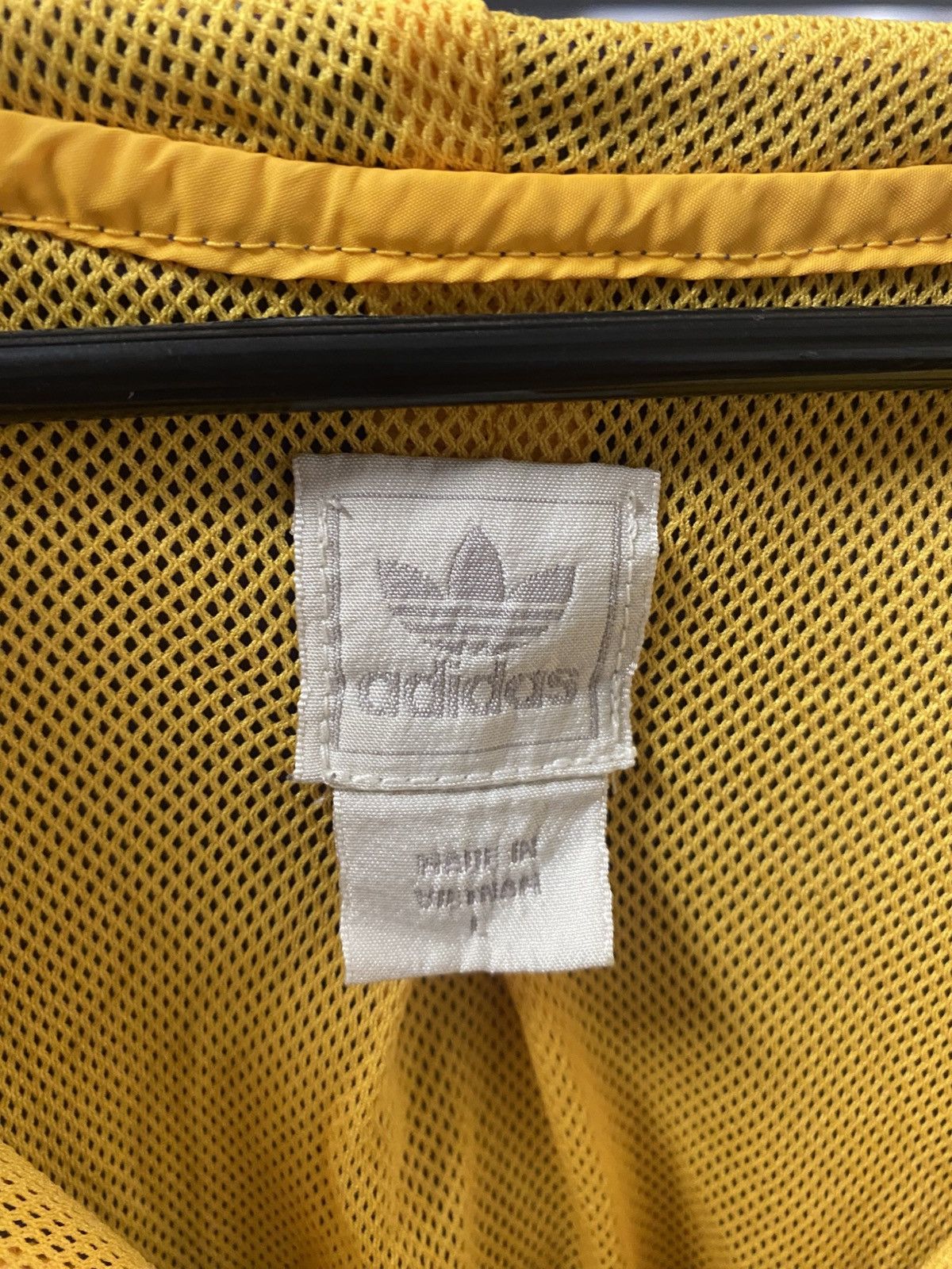 Adidas Vintage Adidas Lakers Windbreaker Size US L / EU 52-54 / 3 - 6 Thumbnail