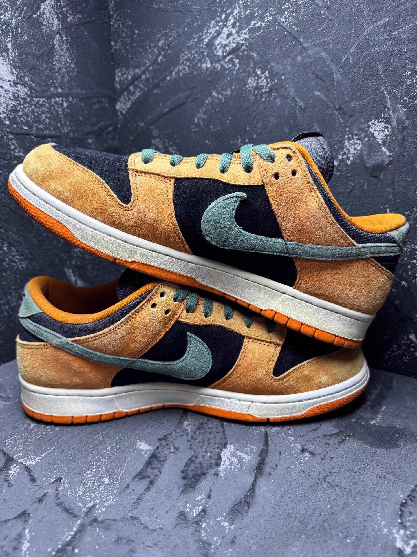 Nike Nike Dunk Black & Orange Suede Q10 Size US 9.5 / EU 42-43 - 5 Thumbnail