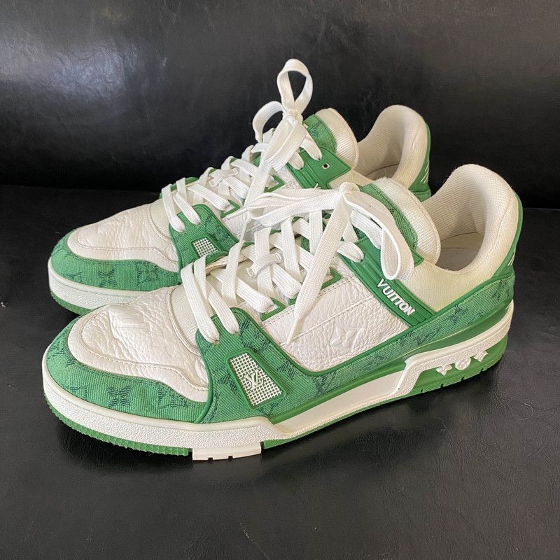 Louis Vuitton Stylish Low-Top Trainer in Green and White 0089