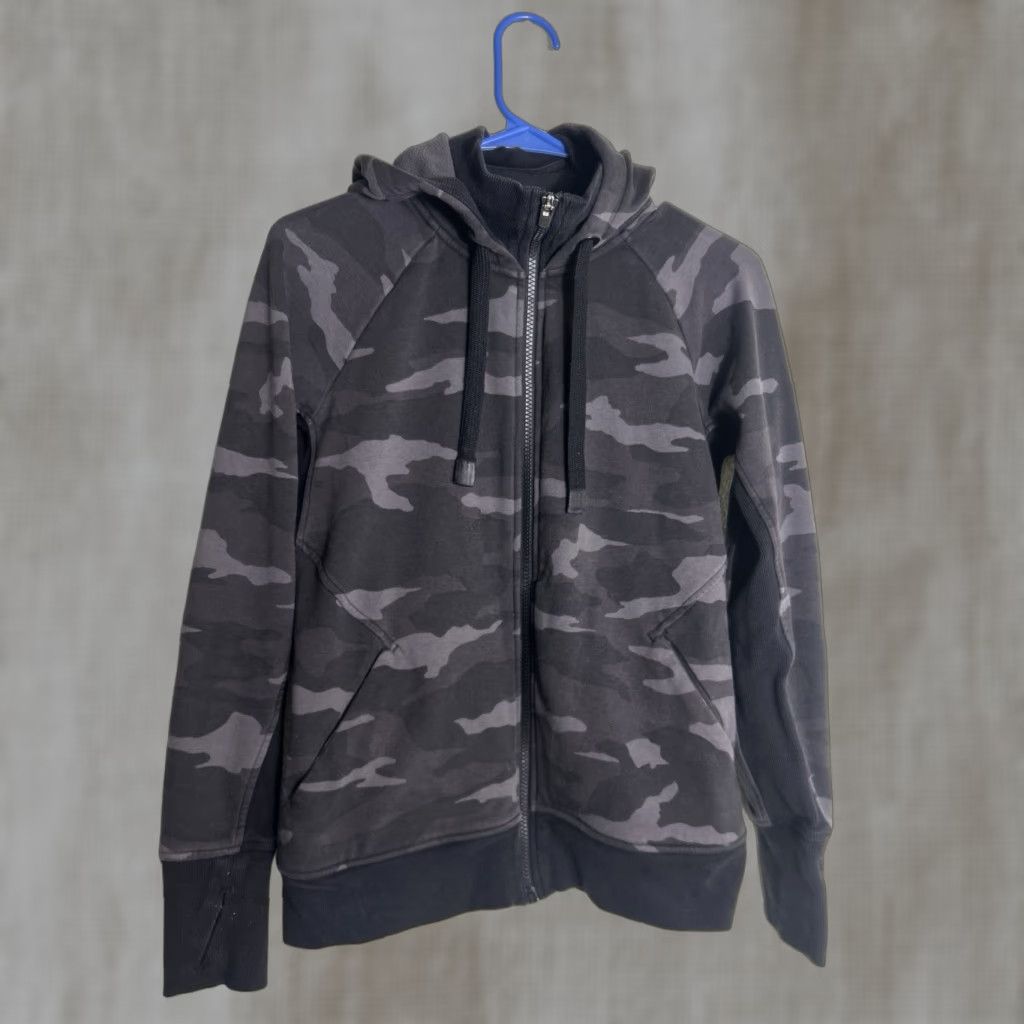 Athleta VINTAGE Athleta Triumph Printed Camo Full Zip Hoodie Sweatshirt Small Black Gray 511504 Size S / US 4 / IT 40 - 1 Thumbnail