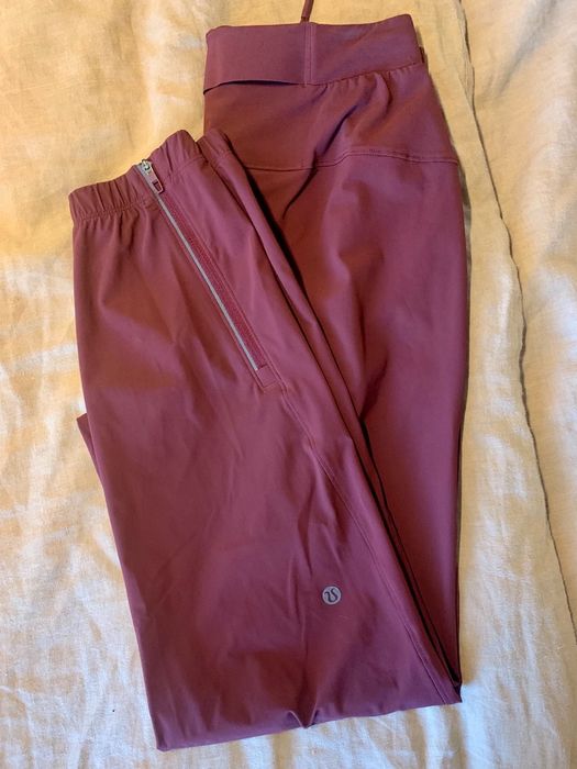 Lululemon Lululemon Surge Jogger Shorter Size XS Red Merlot